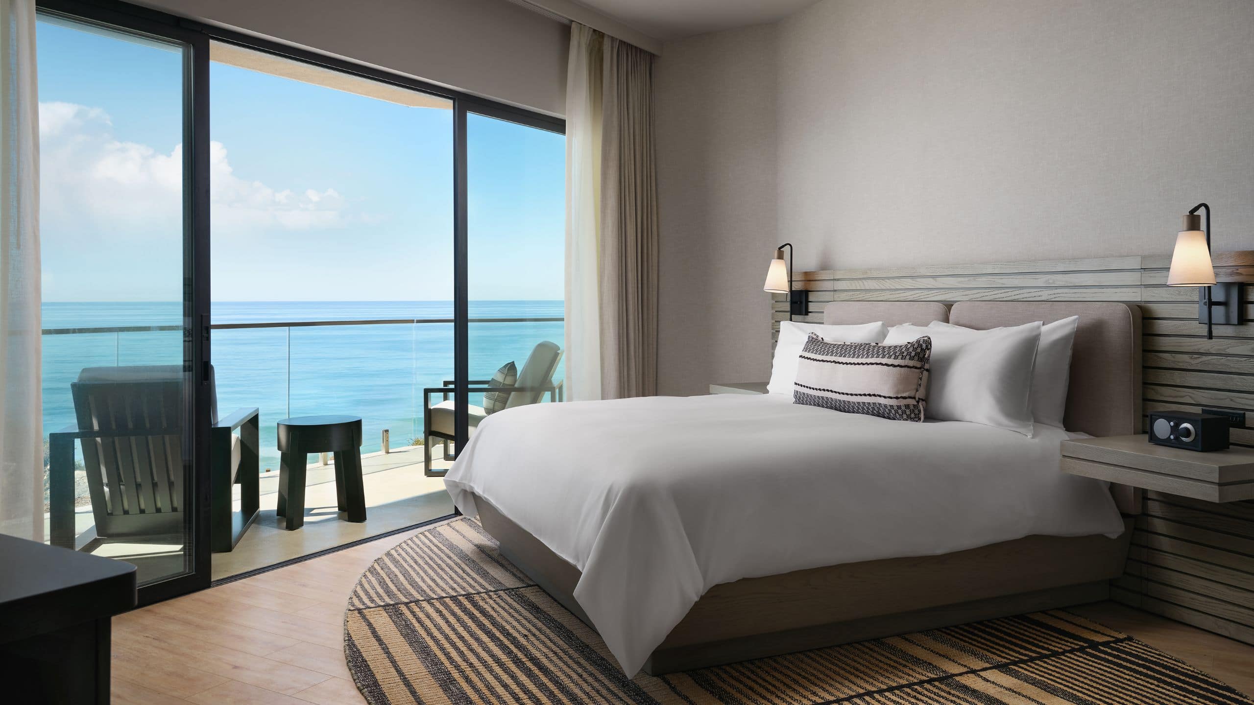One Bedroom Suite with Ocean View - Image 4