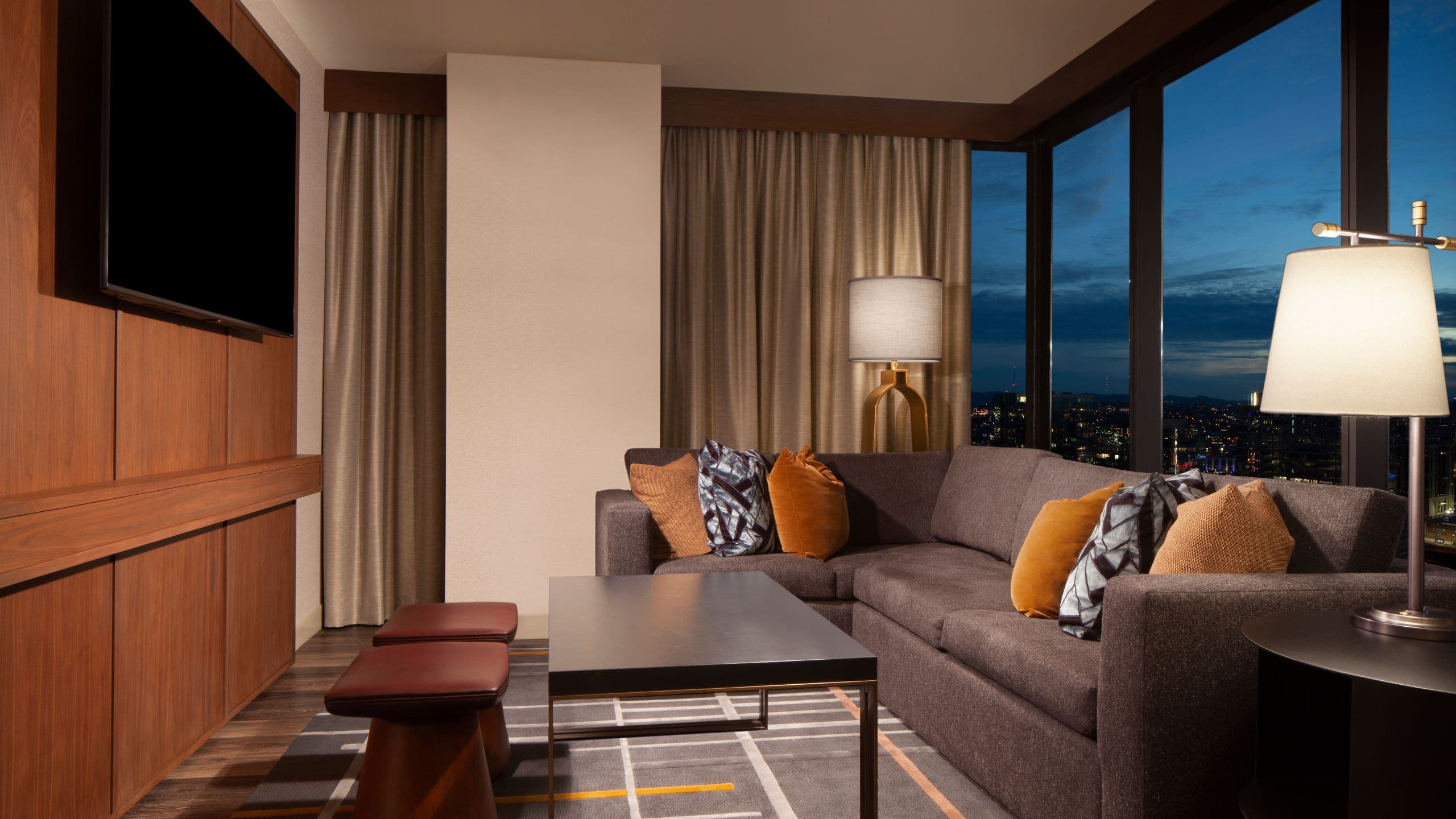 Broadway Corner Suite with 1 King Bed - Image 1