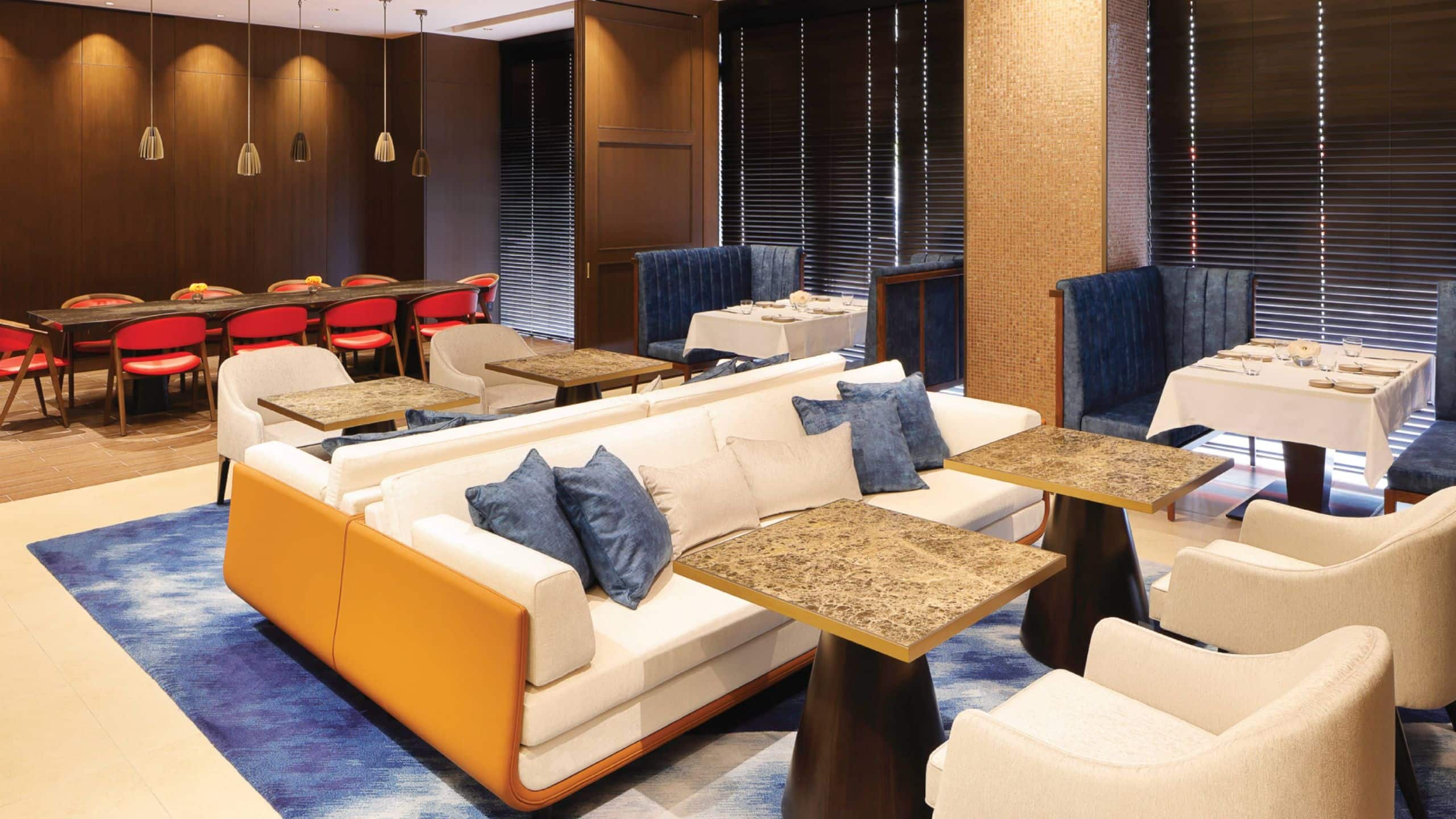 1 King Bed, Club Access - Image 2