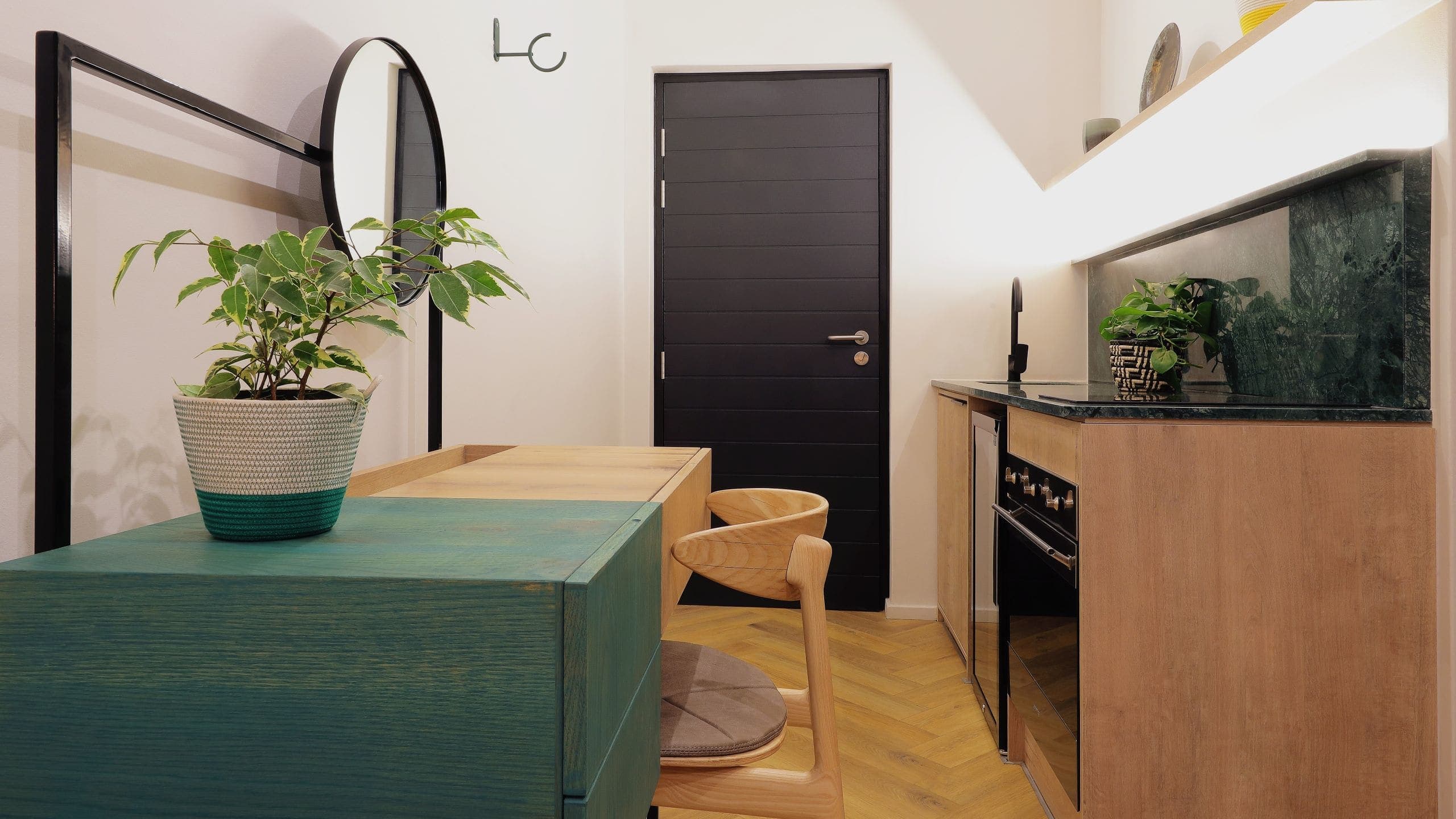 Studio Room 1 Queen Bed - Image 5