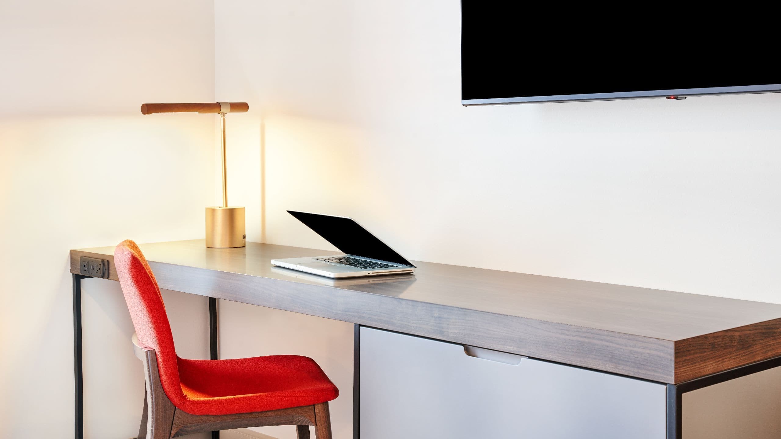 1 King Bed - Image 3