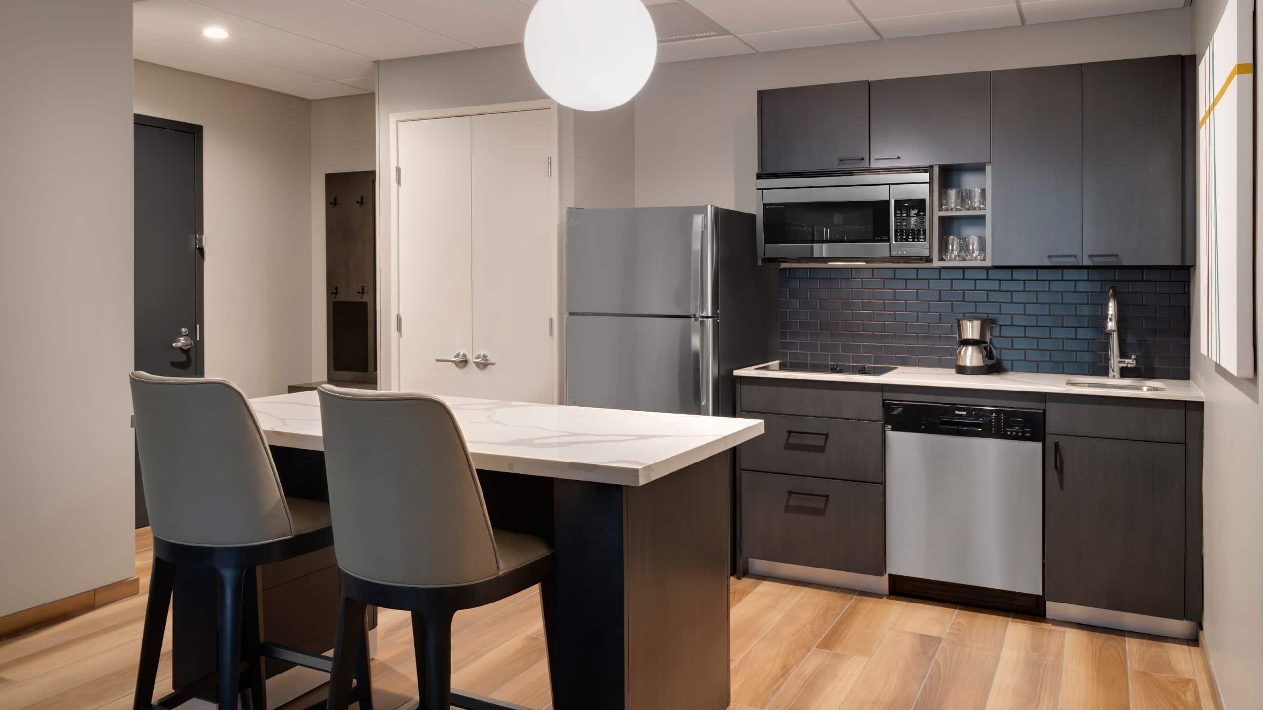 One Bedroom Kitchen Suite | King Bed (Plus Sofa Bed) - Image 1