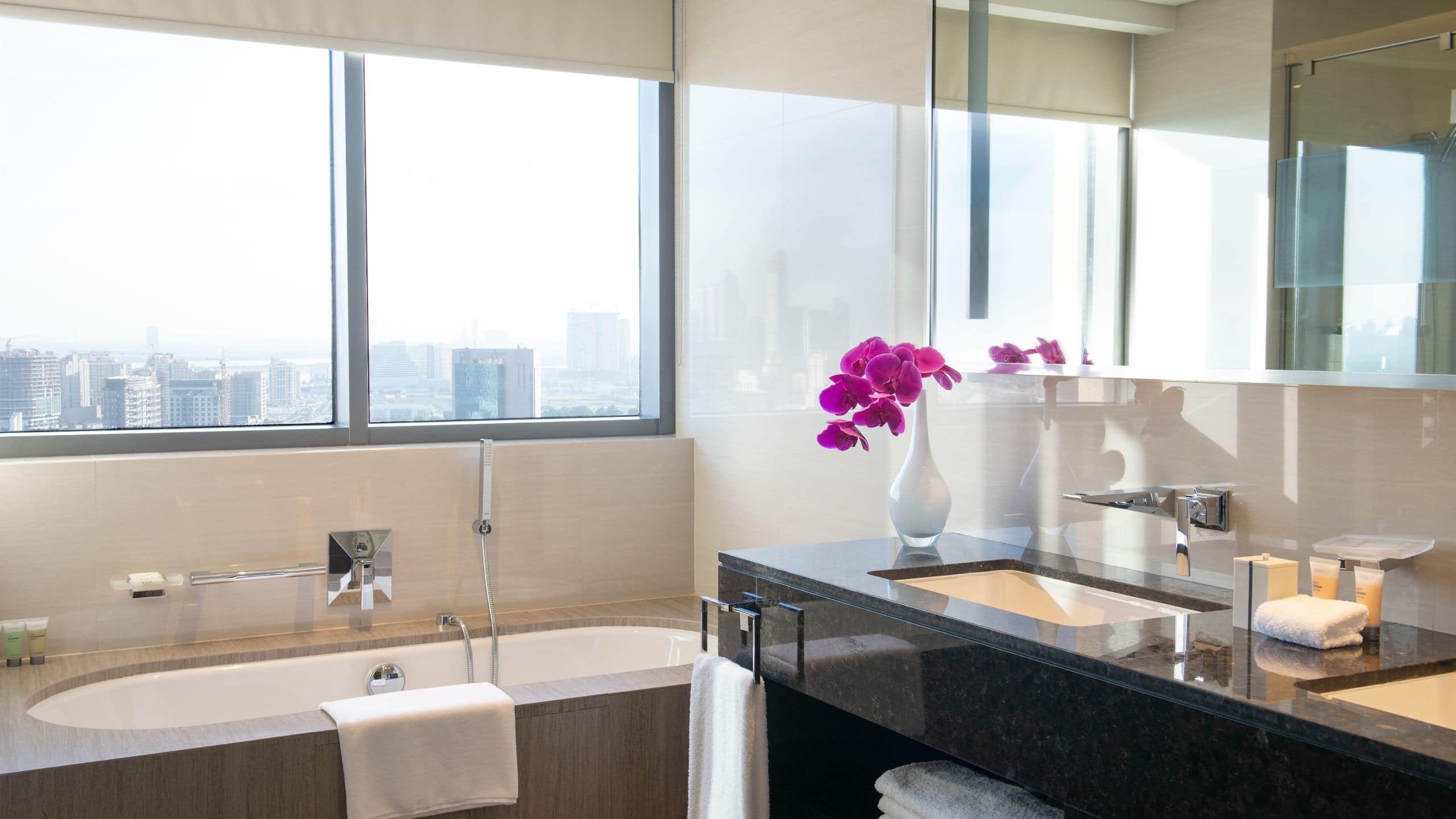 1 King Bed - Image 4