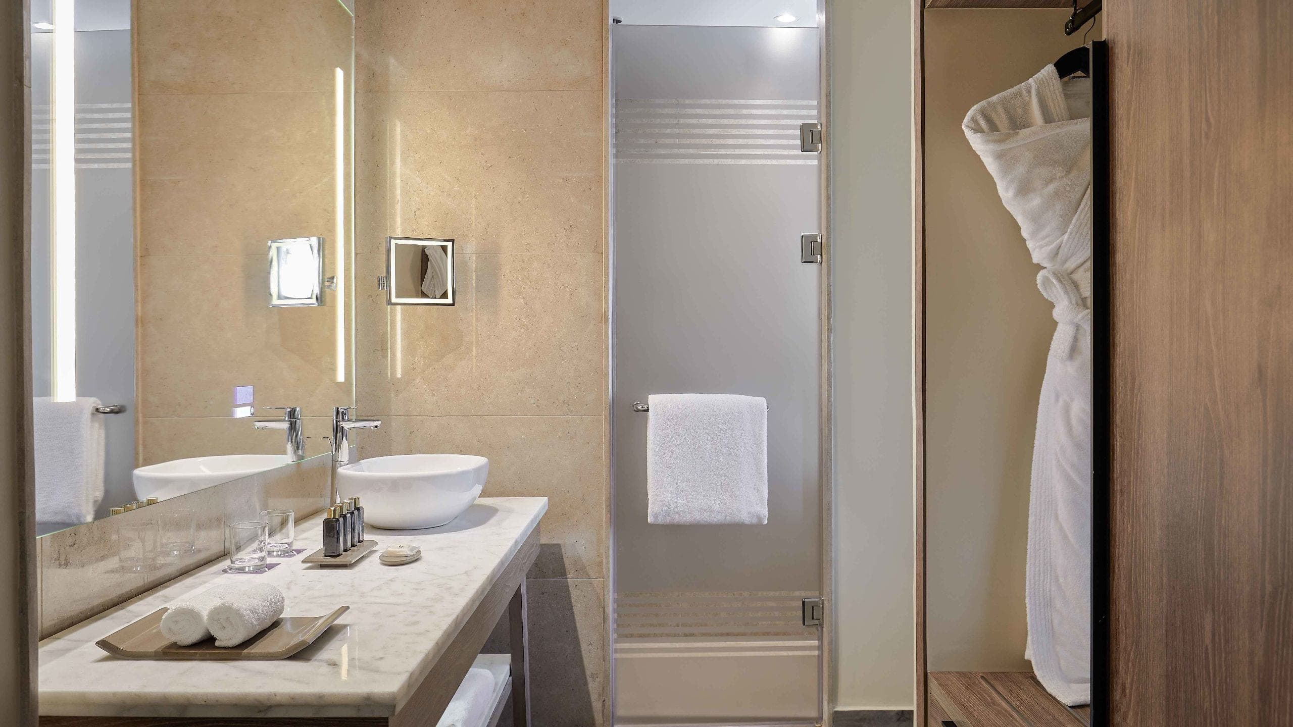 1 King Bed - Image 4