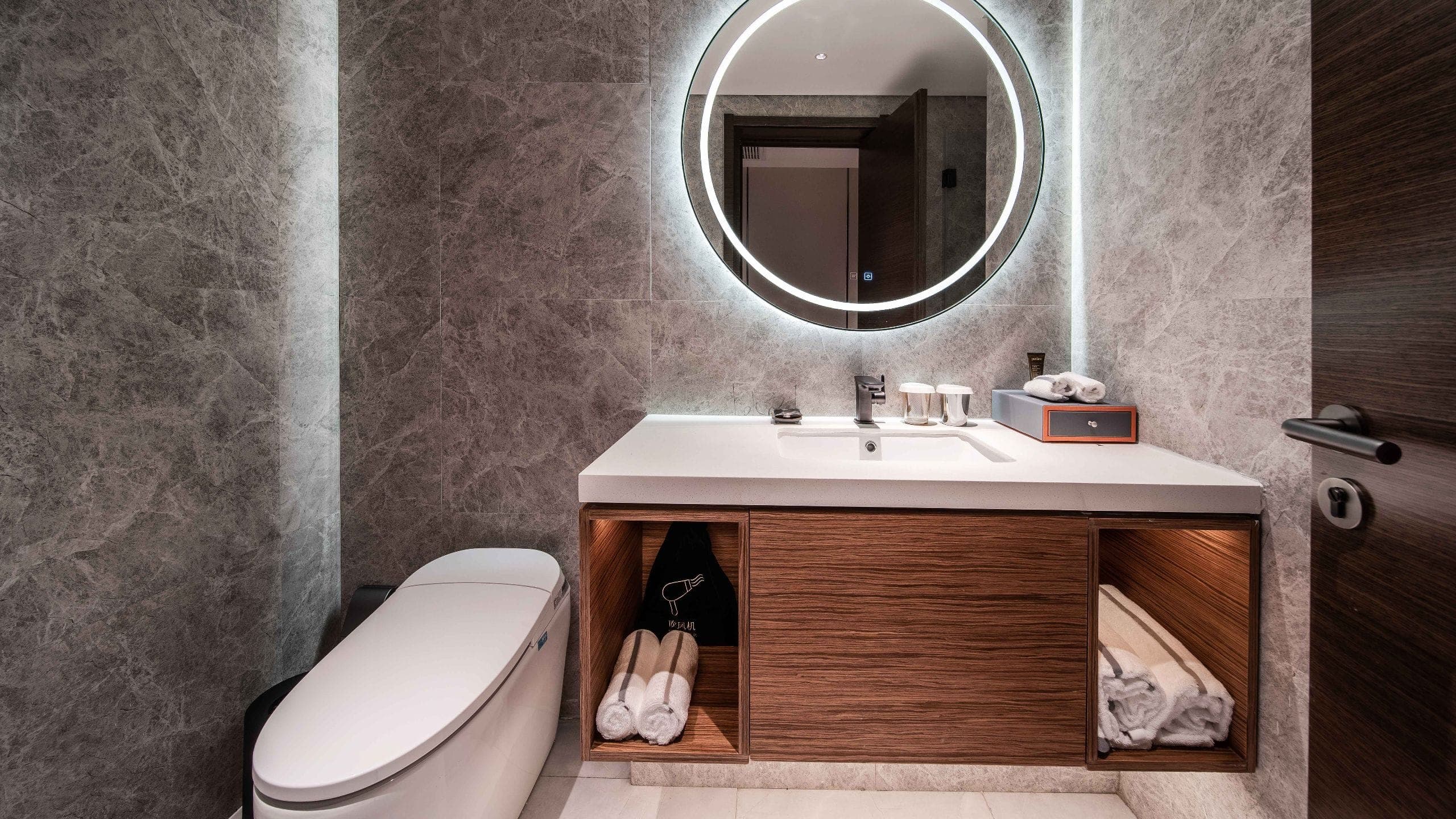 Superior King  - Image 3