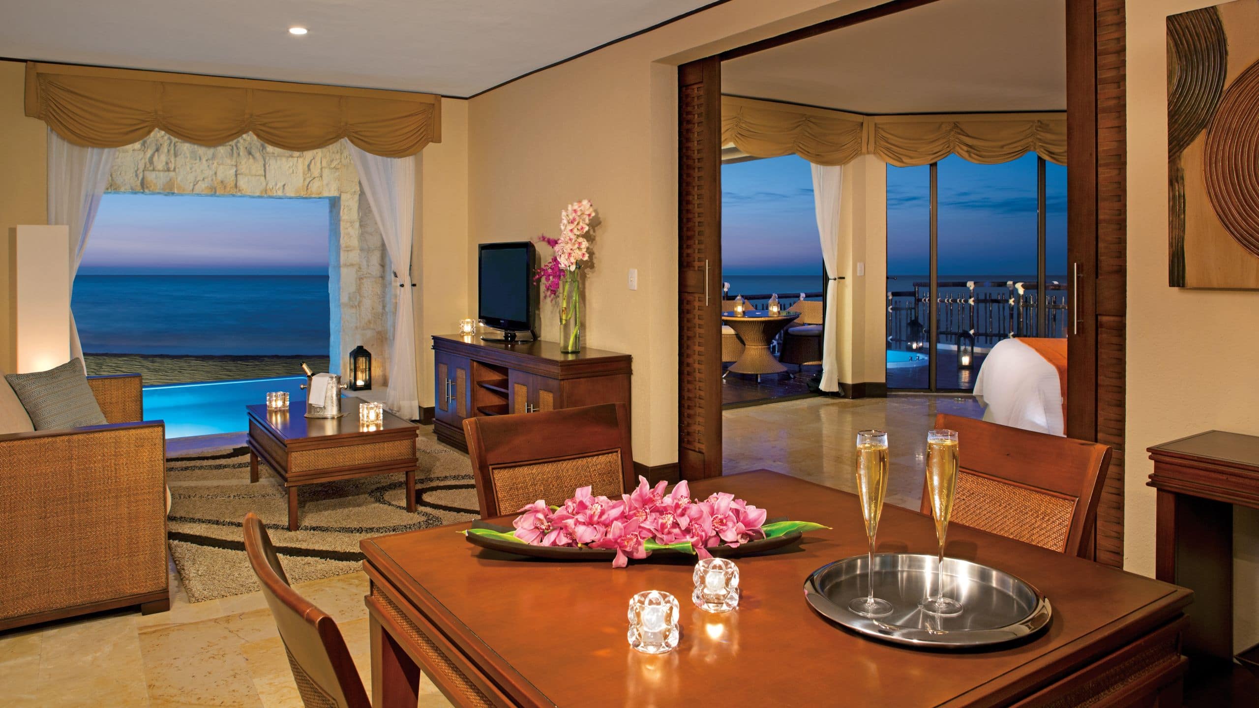 Preferred Club Ocean Front Governor Suite - Image 1