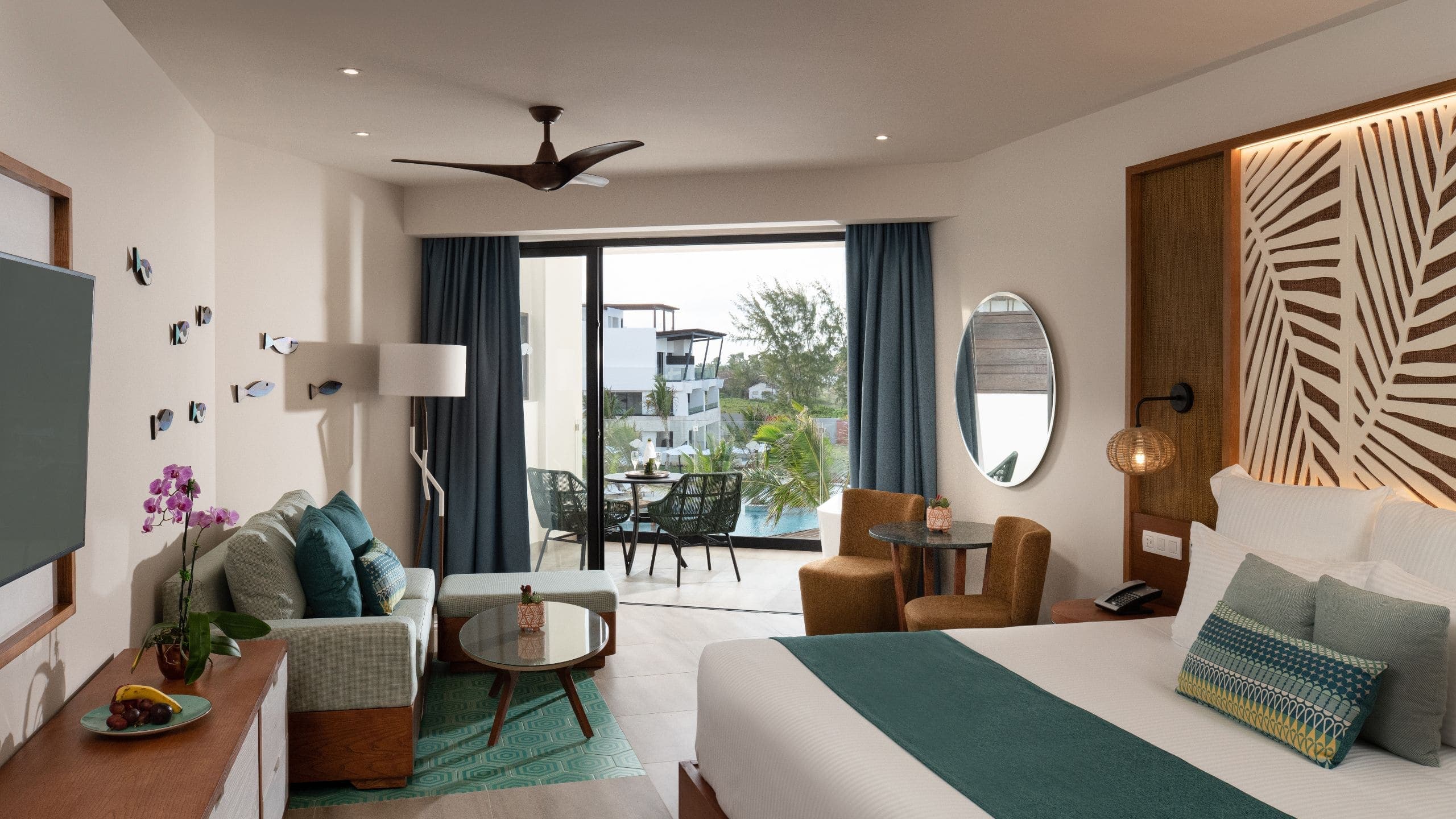 Junior Suite Pool View King - Image 1