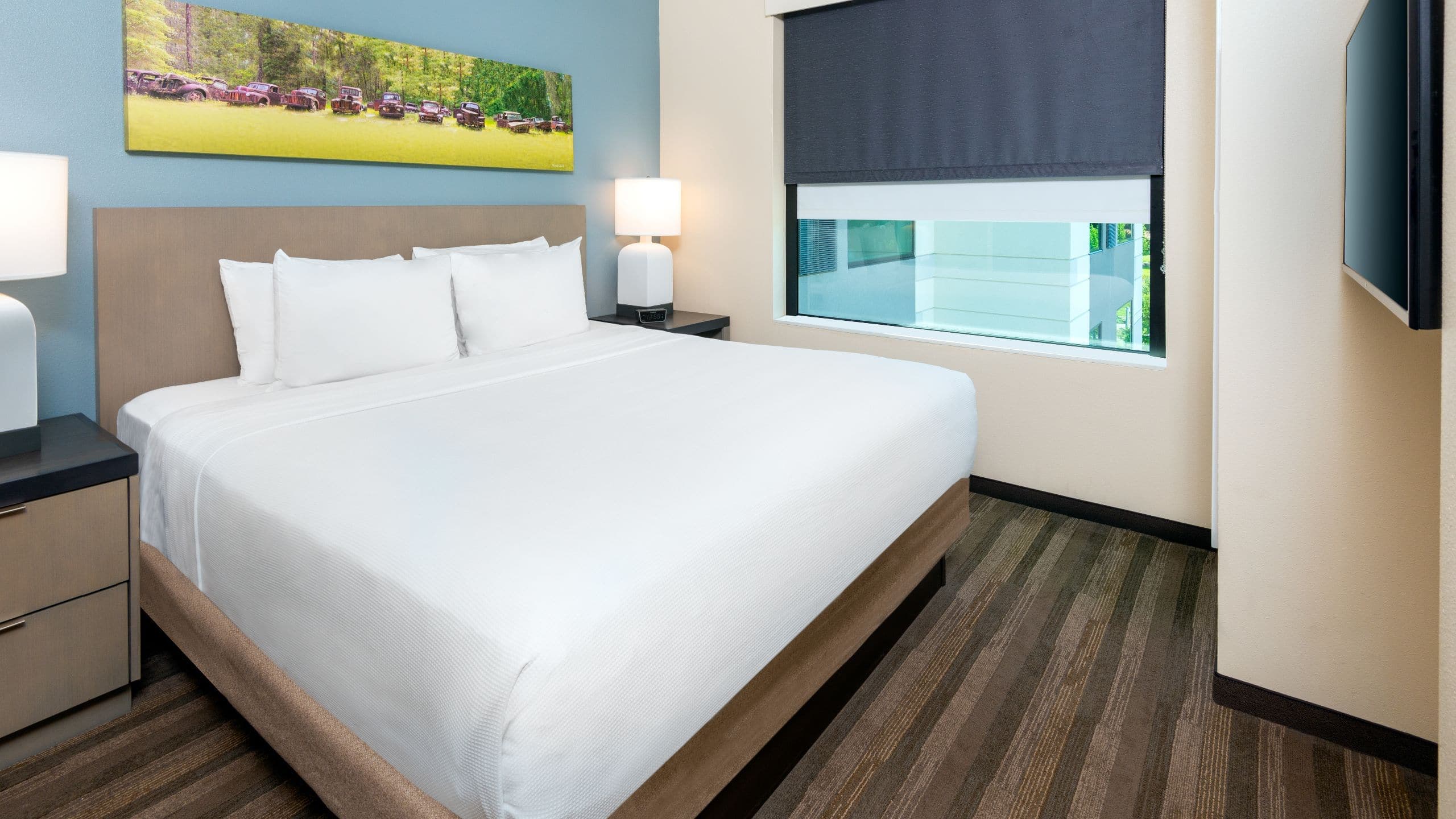 One Bedroom Kitchen Suite | King Bed (Plus Sofa Bed) - Image 1