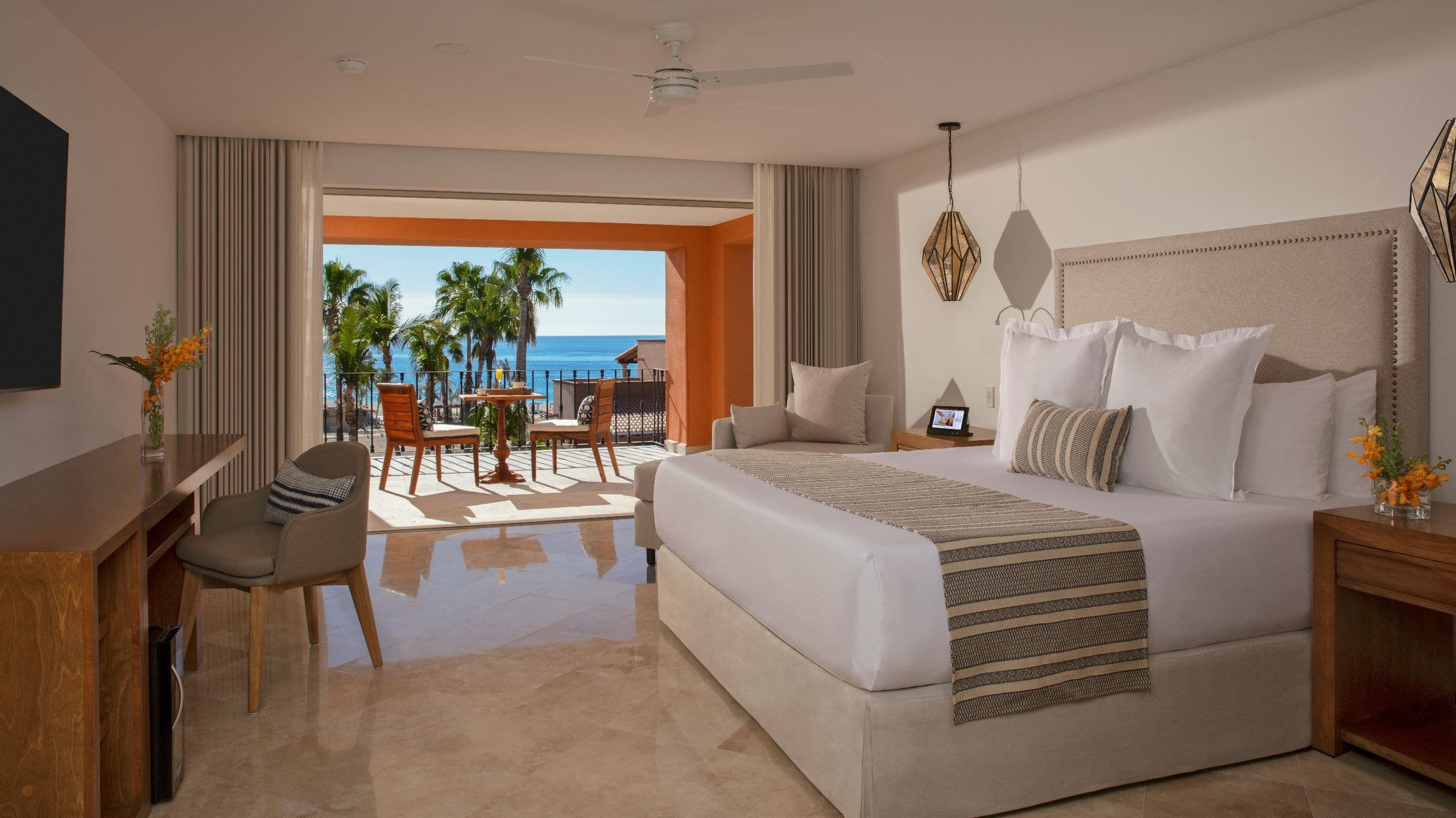 Deluxe Partial Ocean View King - Image 1