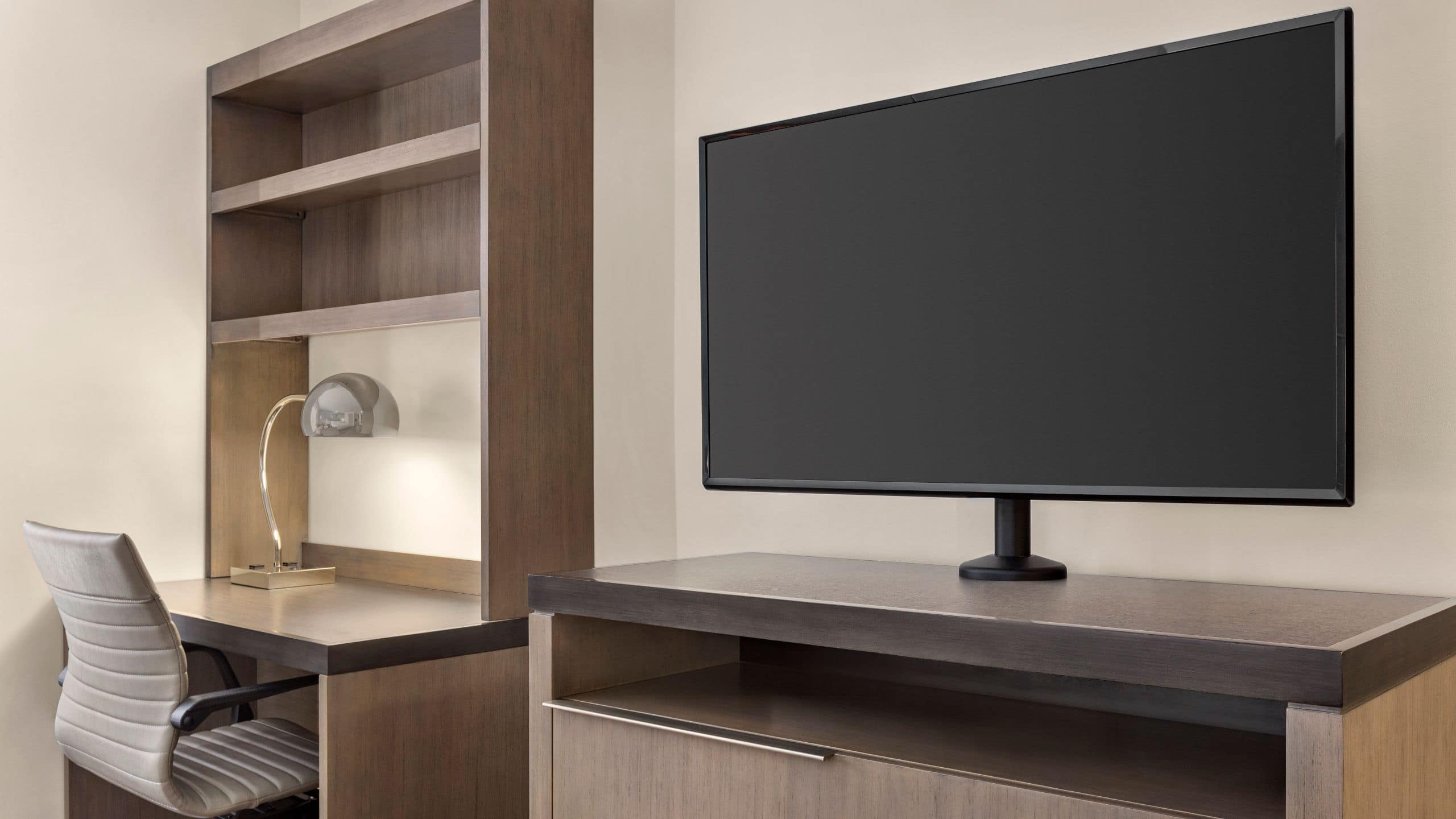 Den Guestroom | King Bed - Image 2