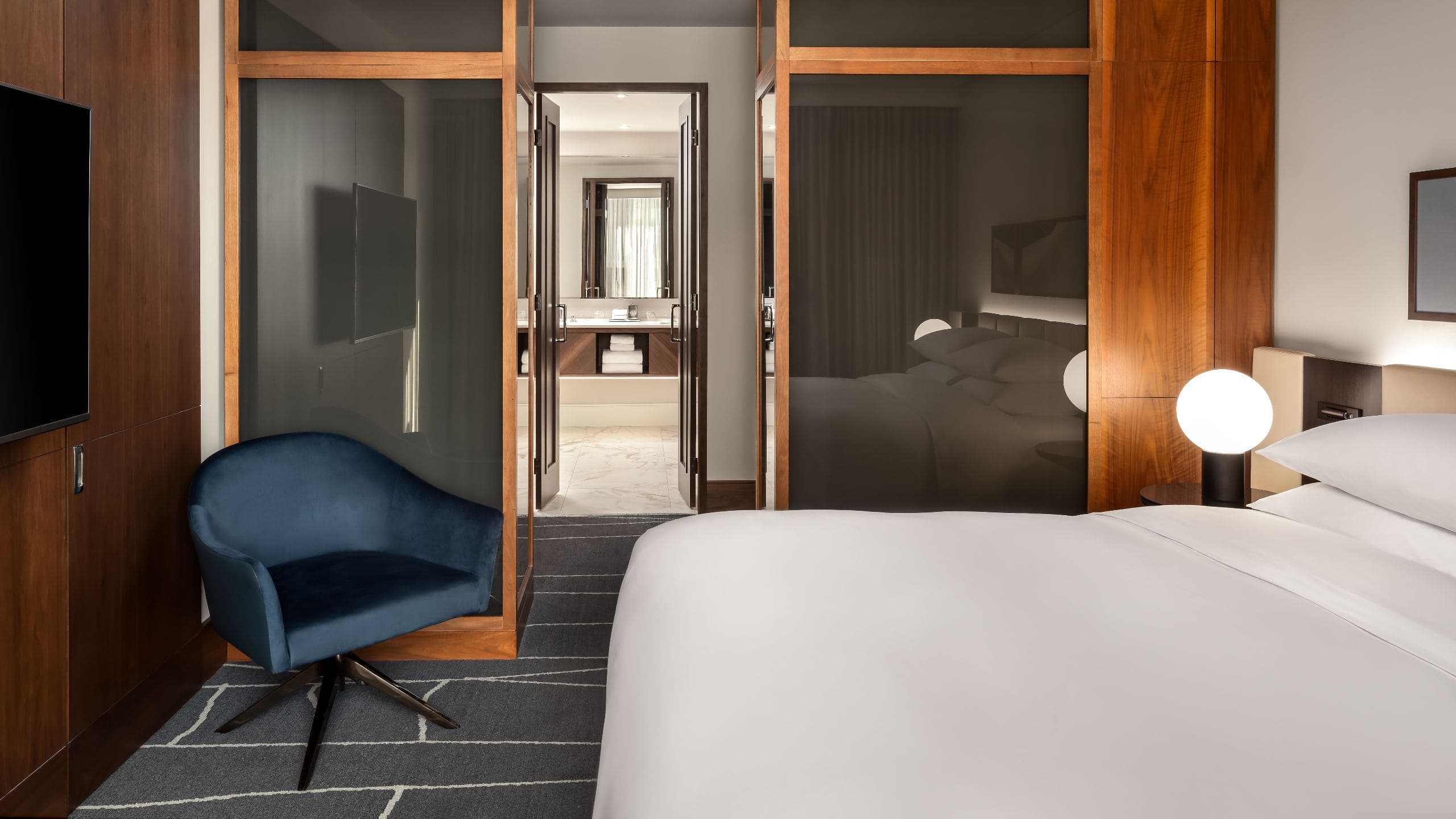 1 Bedroom Corner Suite - Image 1