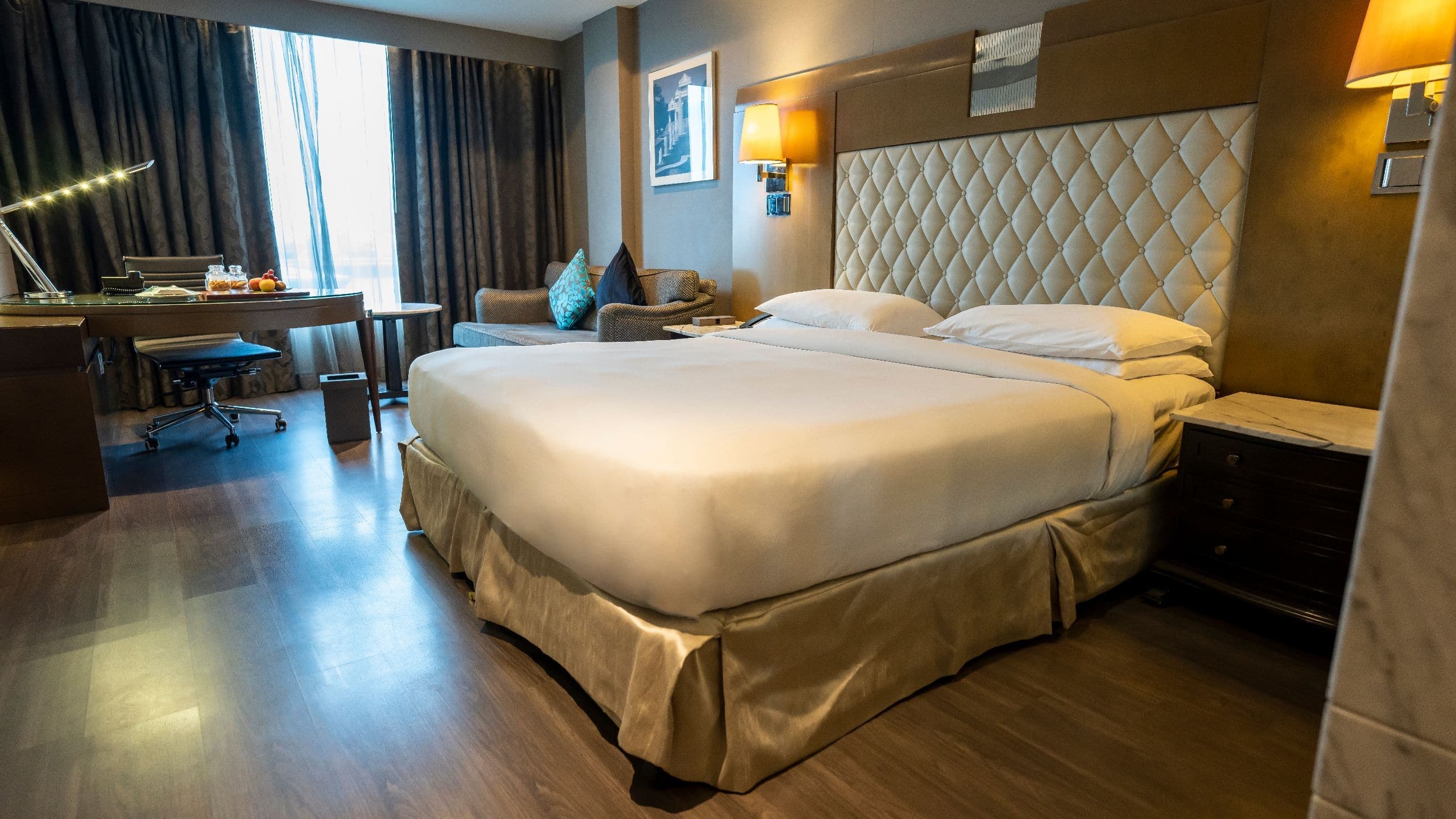 1 King Bed - Image 1