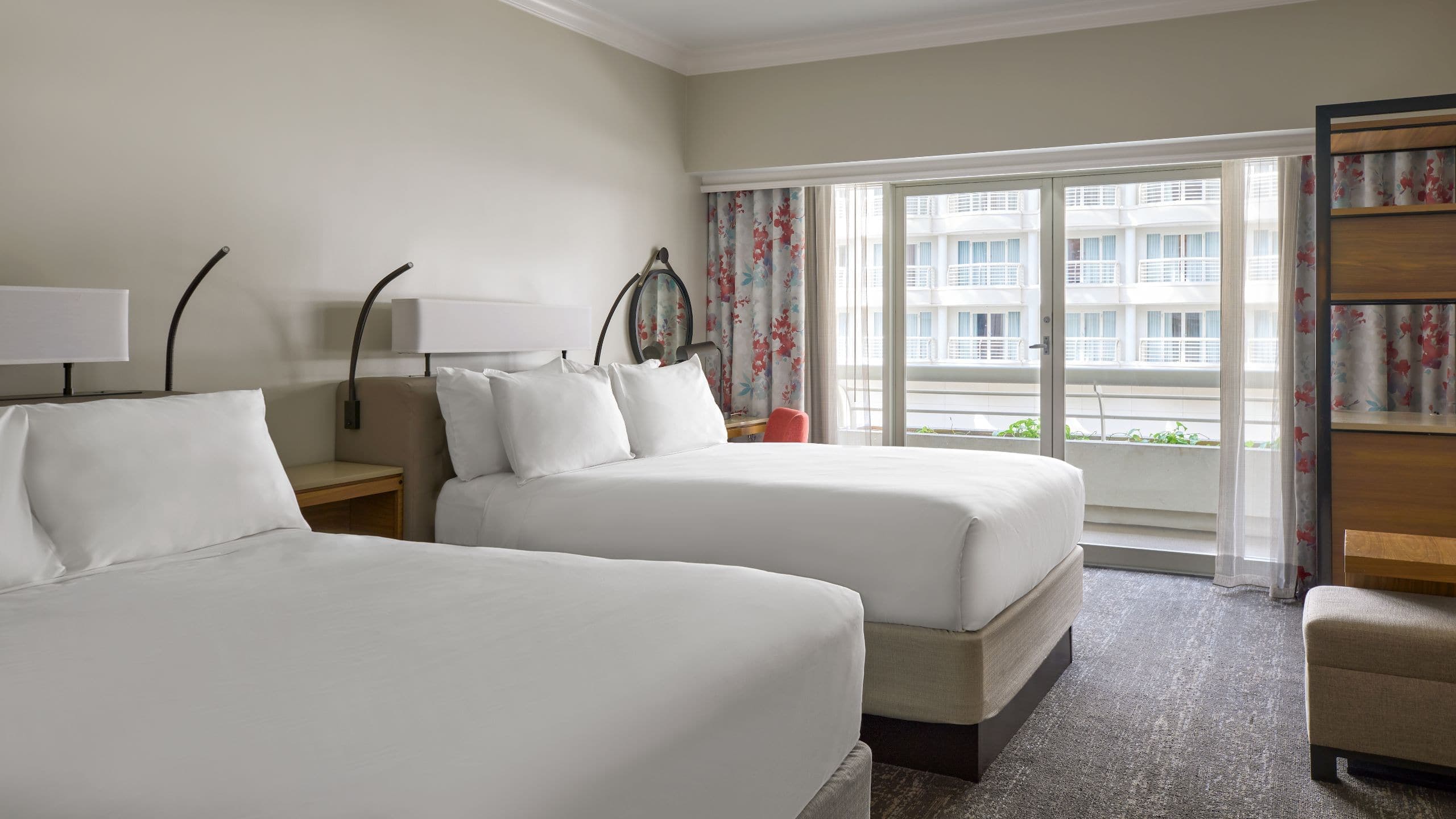 2 Queen Beds - Image 1