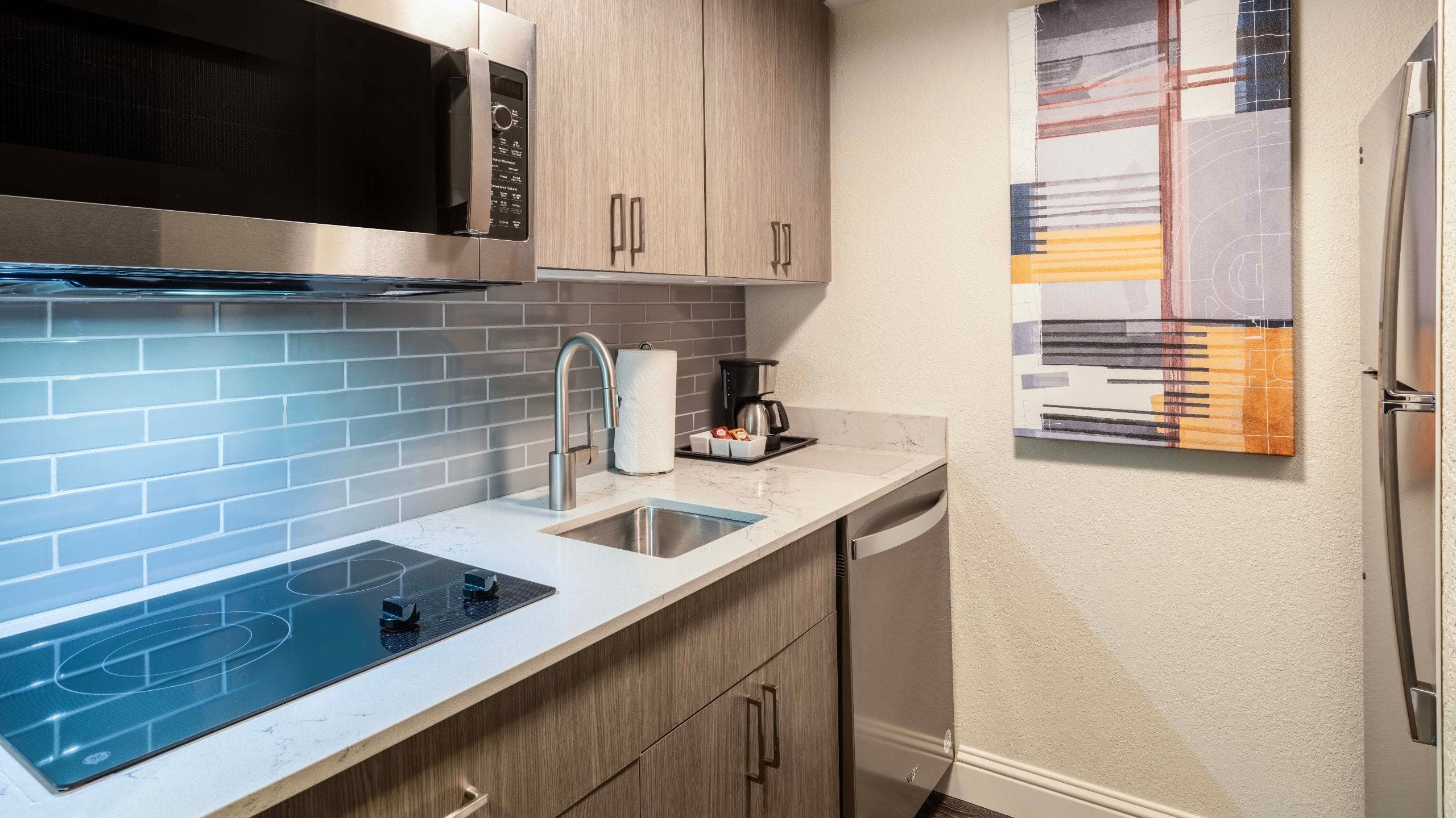 One-Bedroom Kitchen Suite | King Bed (Plus Sofa Bed) - Image 2