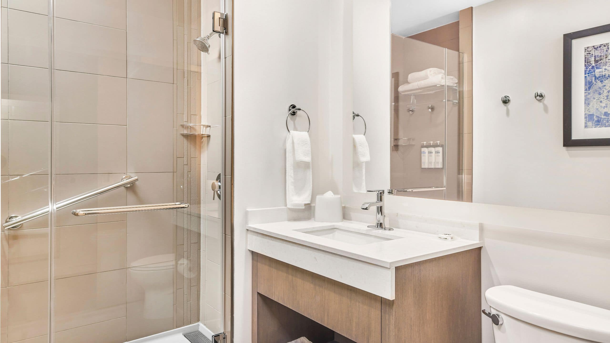 One Bedroom Kitchen Suite | Two Queen Beds (plus sofa bed) - Image 4