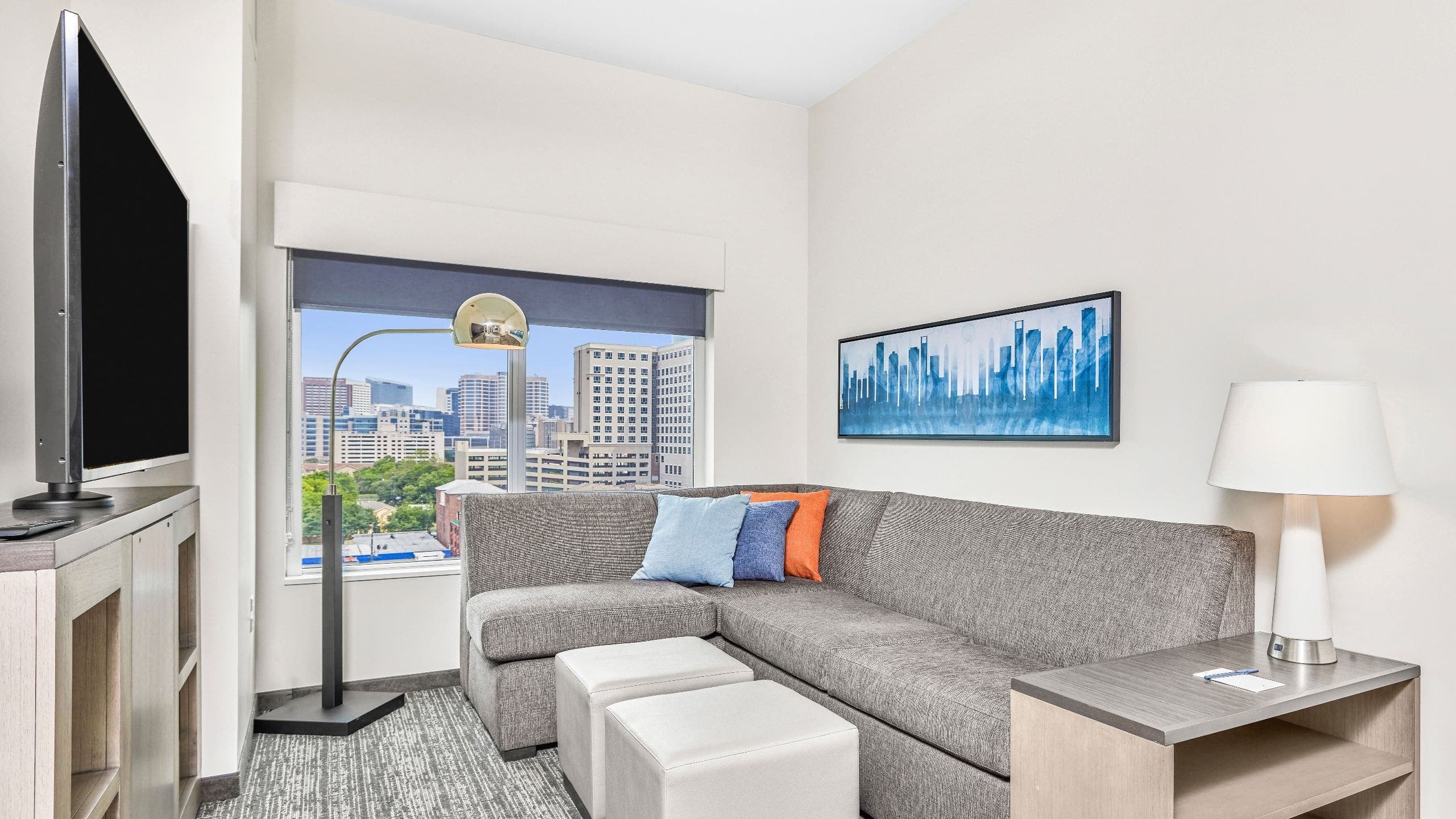 One Bedroom Kitchen Suite | Two Queen Beds (plus sofa bed) - Image 3