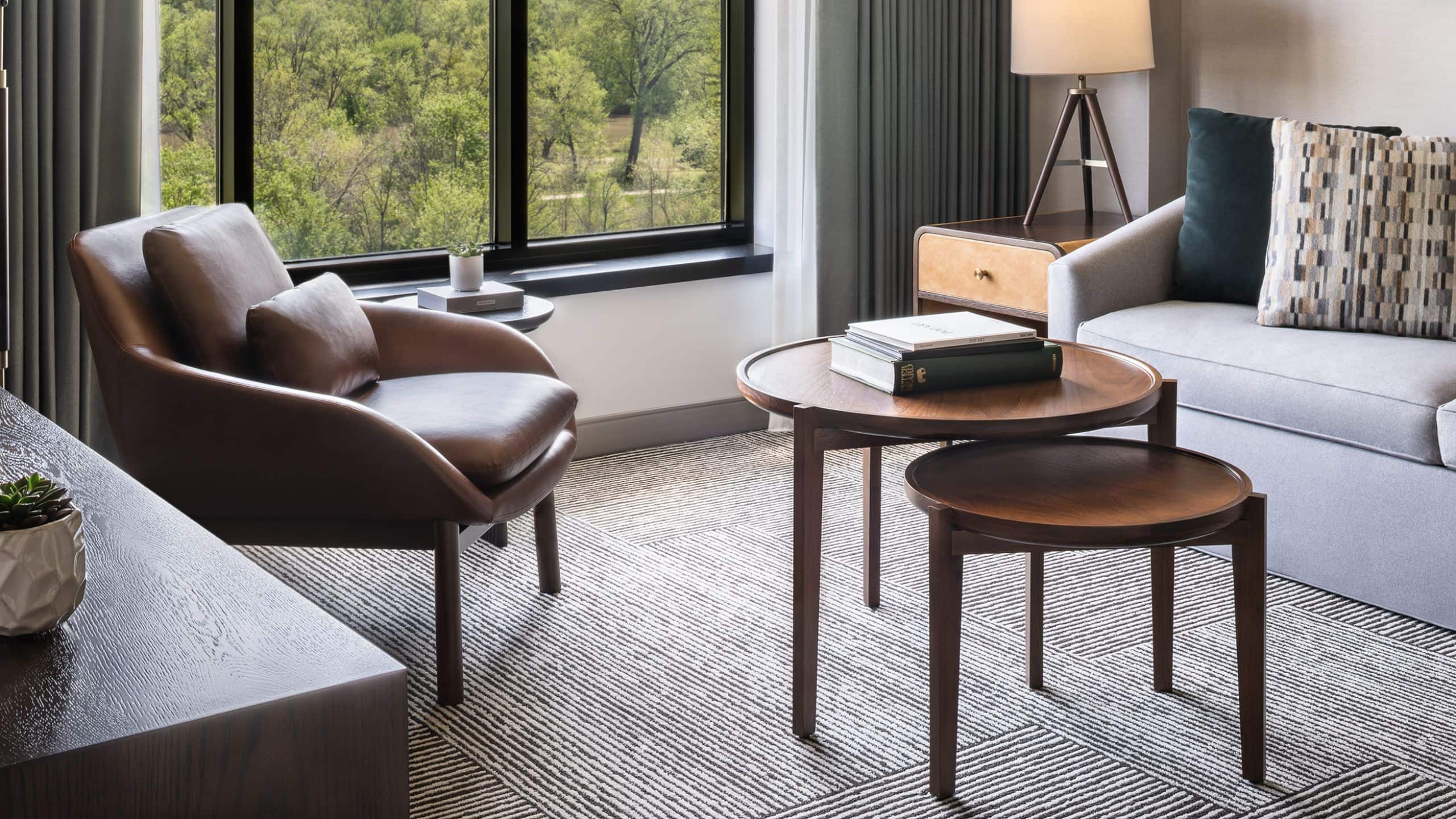 1 Bedroom Suite River View - Image 4