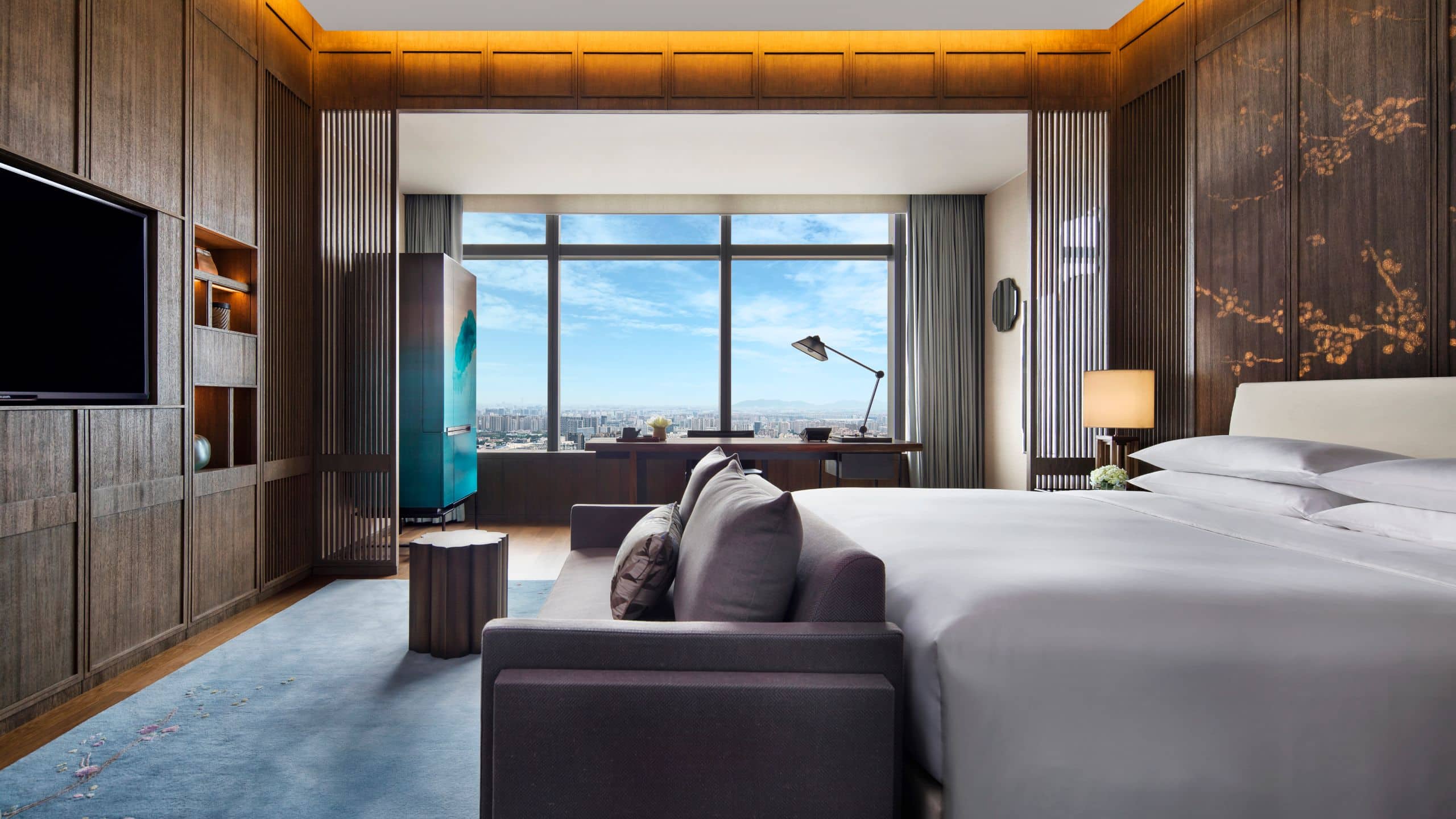 1 King Bed - Image 1