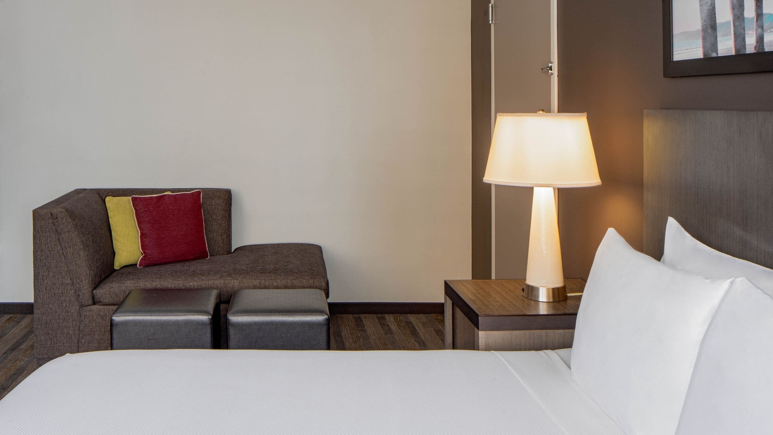 Accessible King Den (with Tub) - Image 3