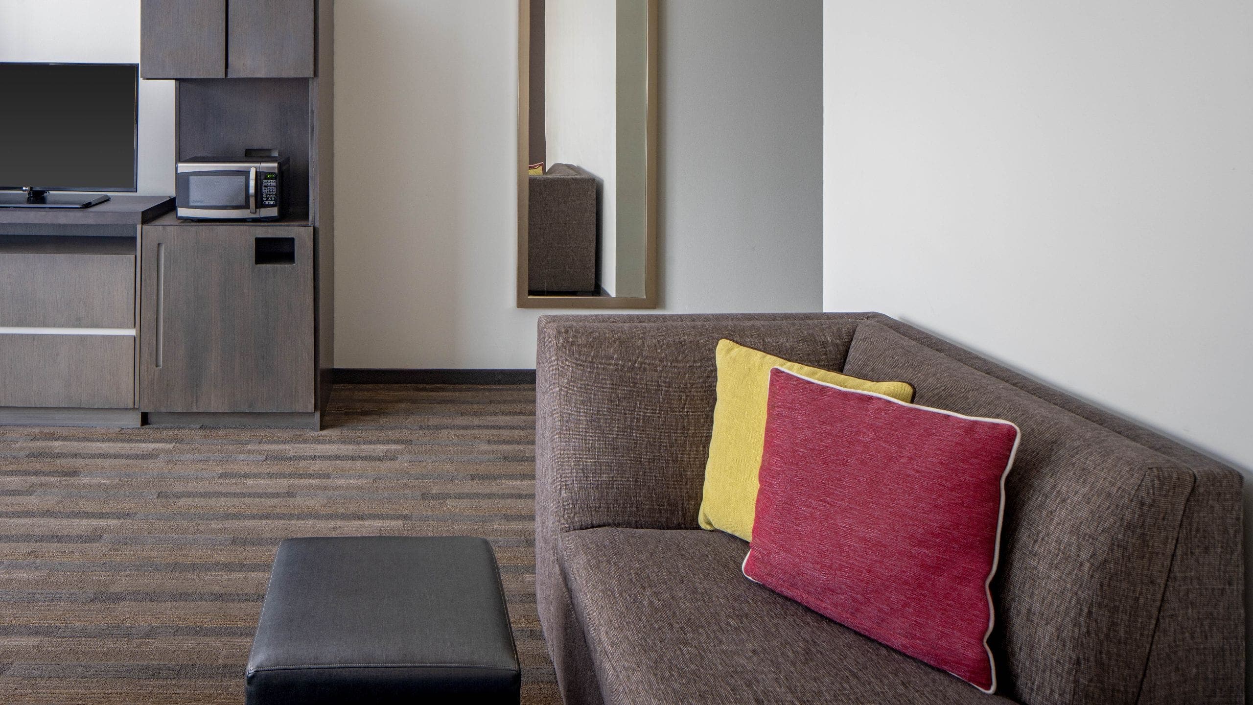 Accessible King Den (with Tub) - Image 4