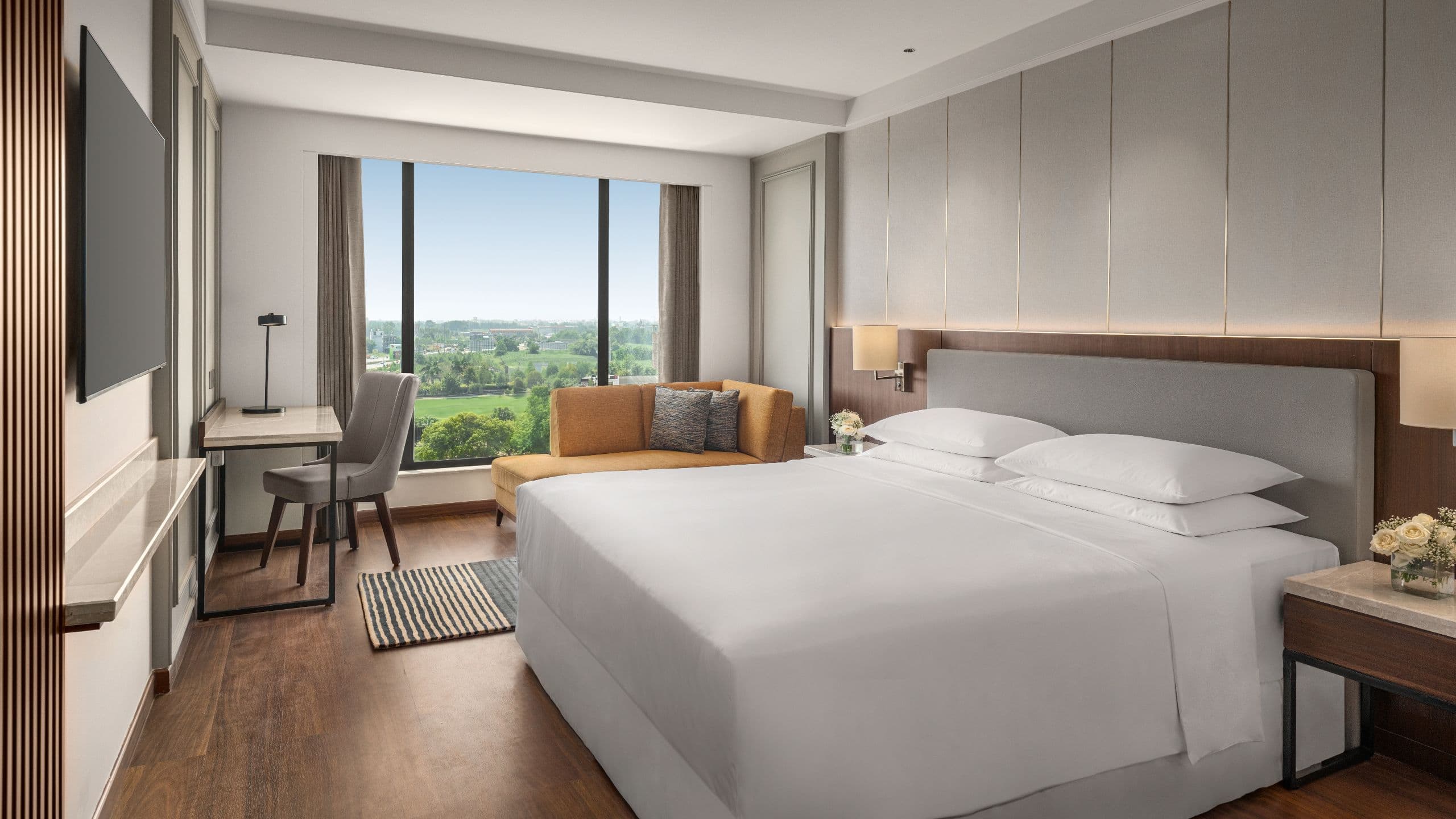 1 King Bed - Image 1