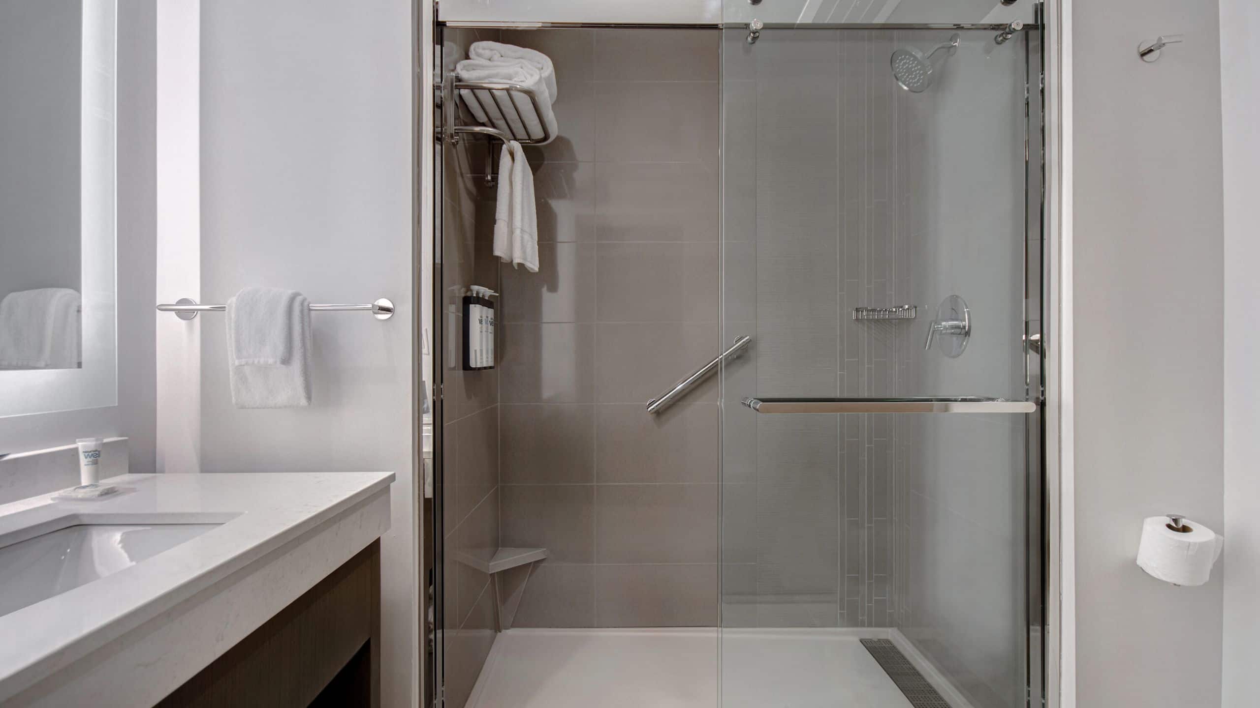 One Bedroom Kitchen Suite | King Bed (plus sofa bed) - Image 4