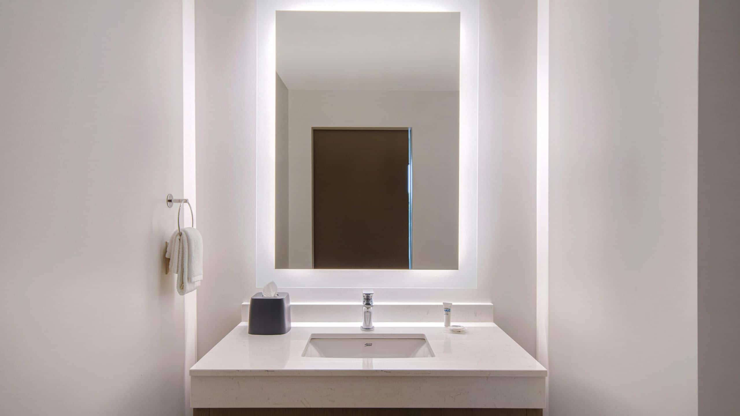 One Bedroom Kitchen Suite | King Bed (plus sofa bed) - Image 5