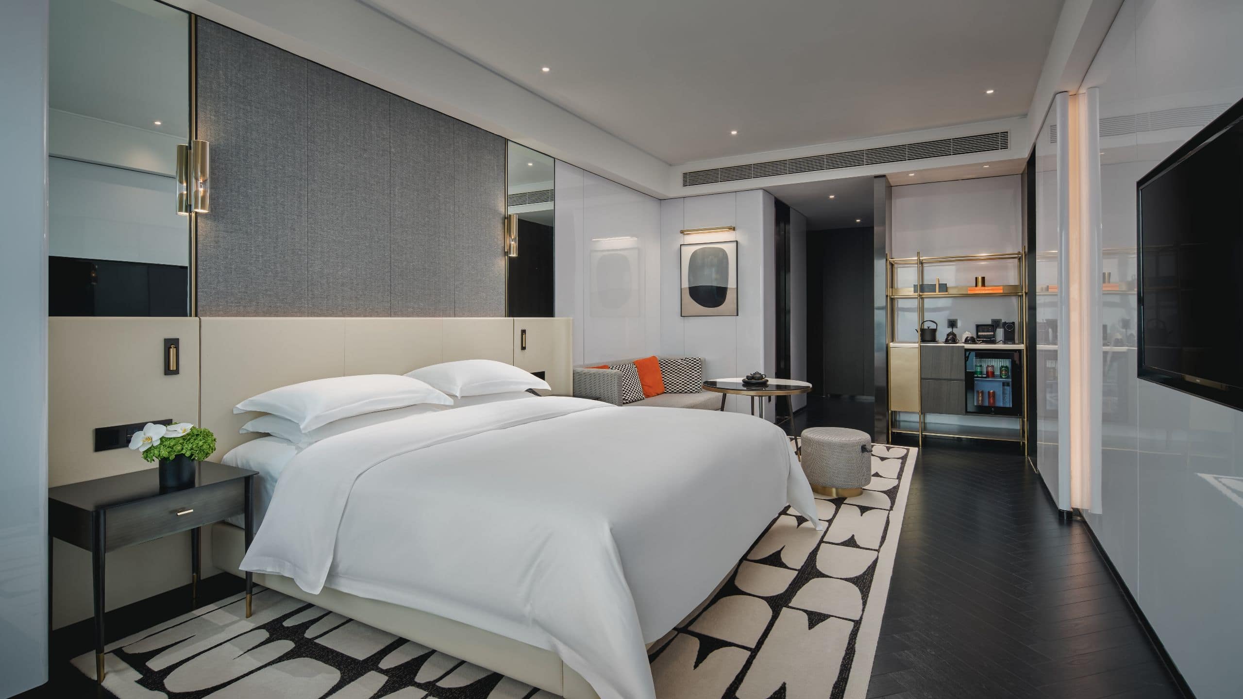 1 King Bed - Image 2