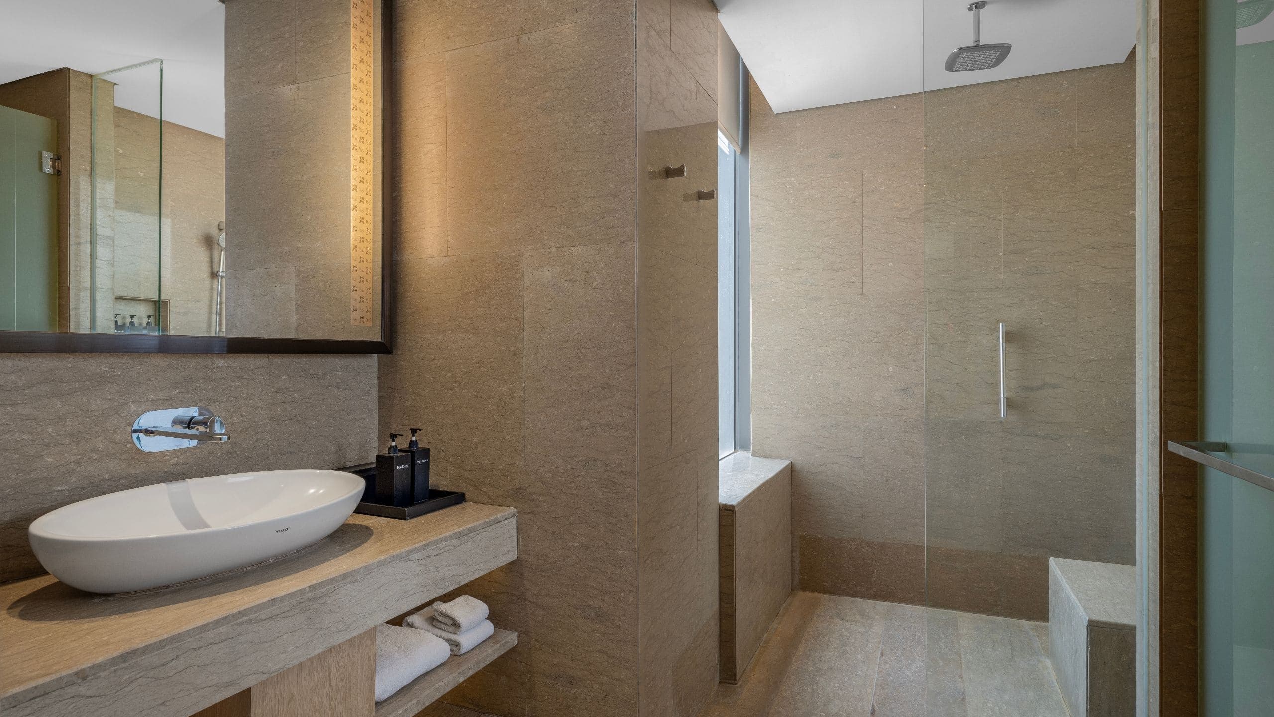 1 King Bed, Mountain View - Image 2