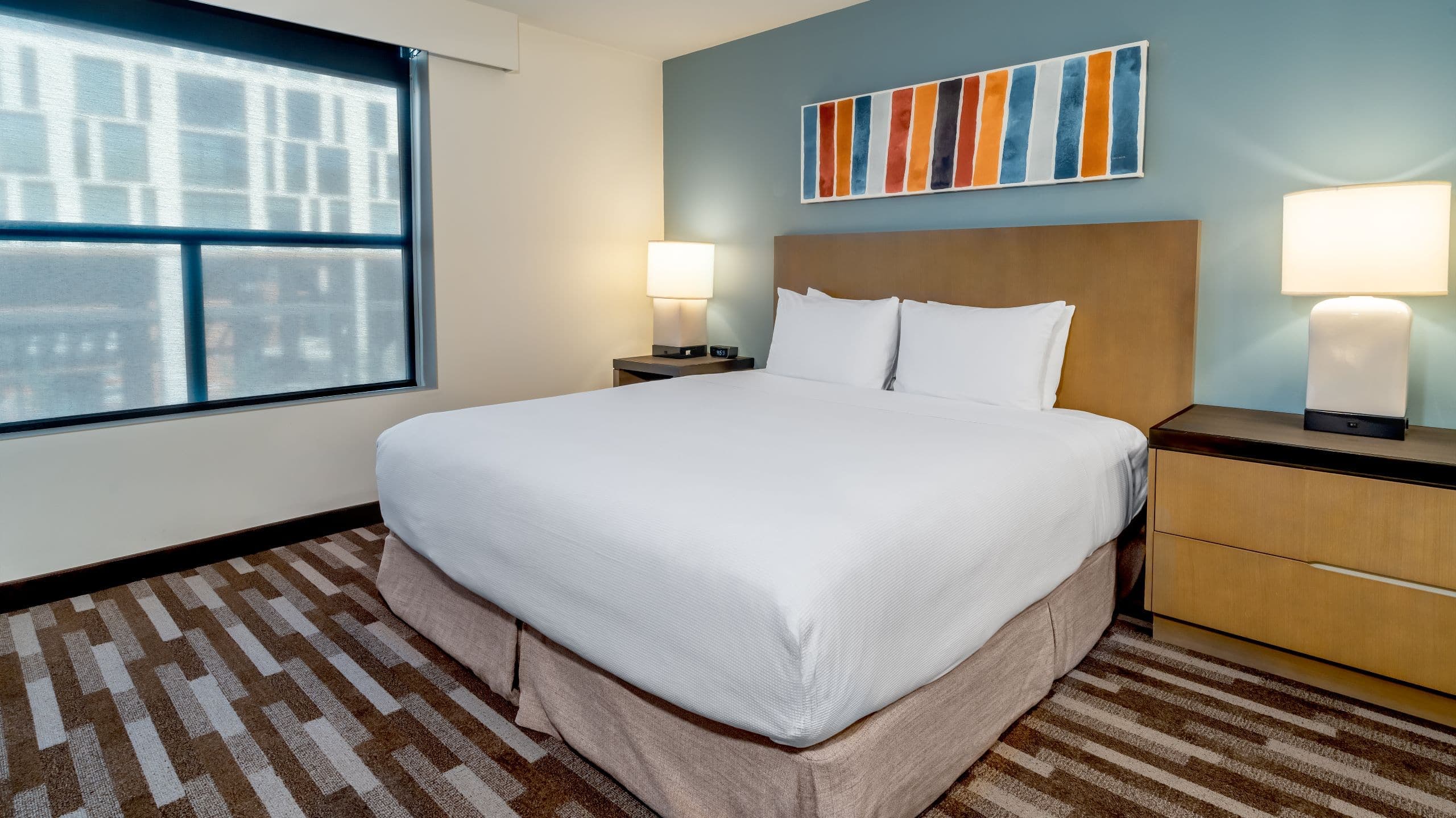 King Bed One-Bedroom Kitchen Suite - Image 2