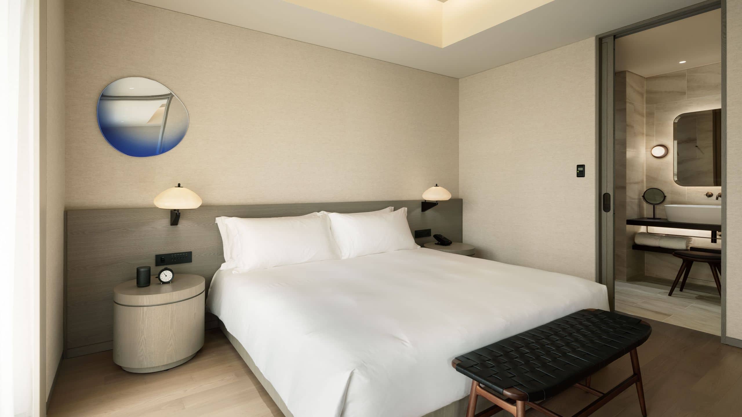 Deluxe Suite, 1 King Bed - Image 1