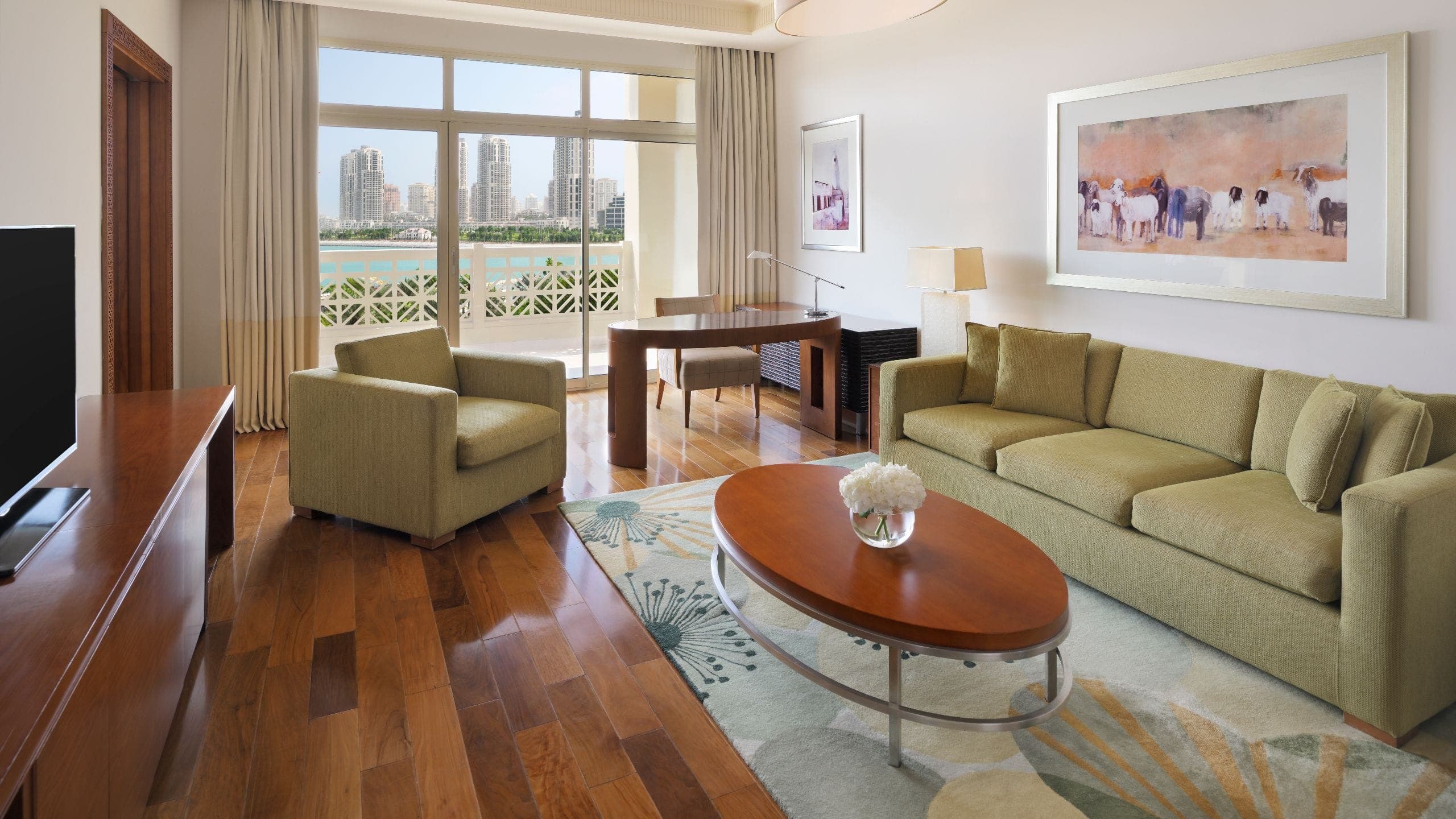 Grand Executive Suite - Image 8