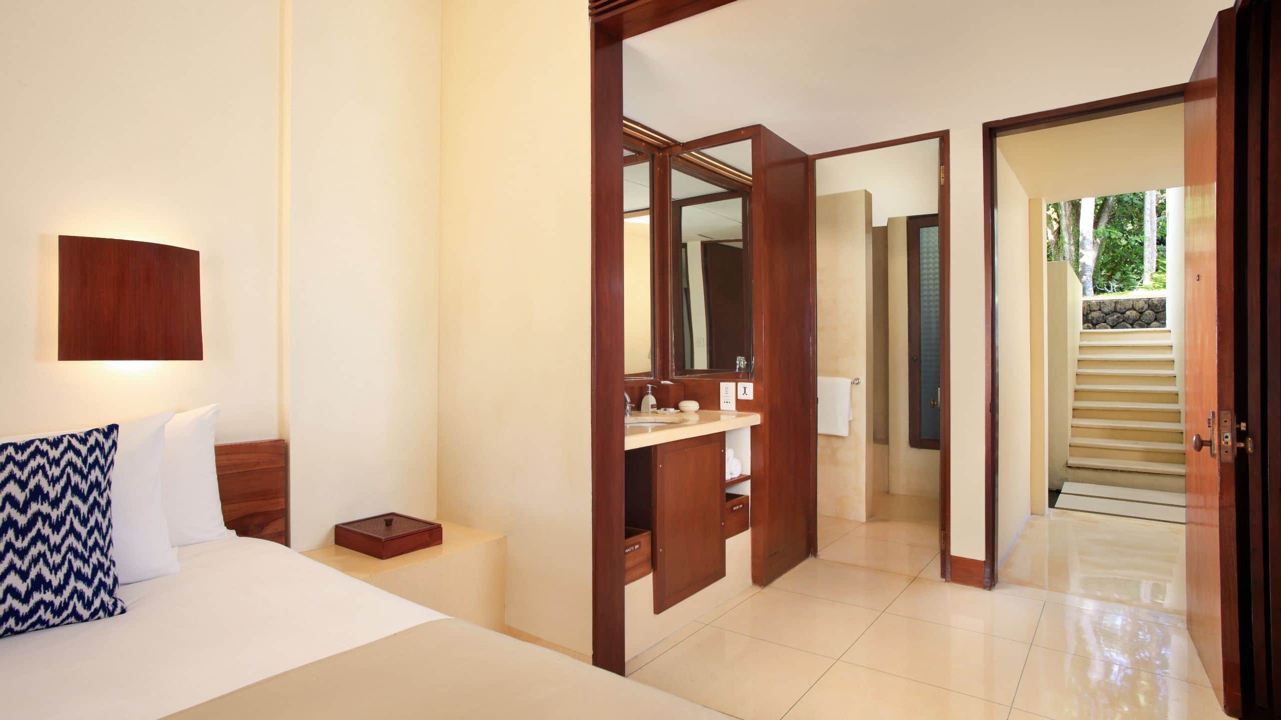 1 King Bed - Image 1