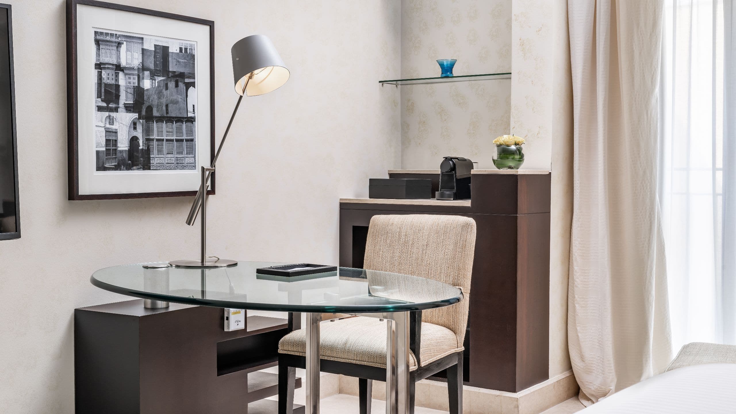 1 King Bed - Image 6