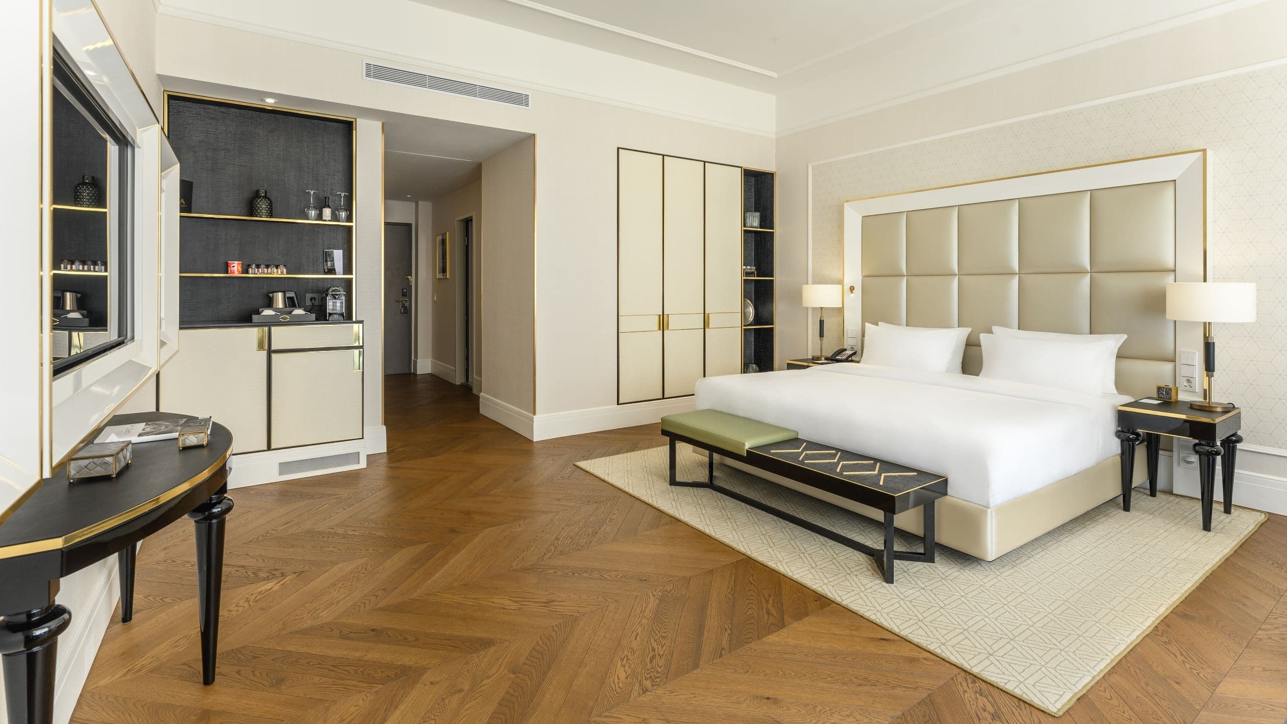 Junior Suite - Image 2