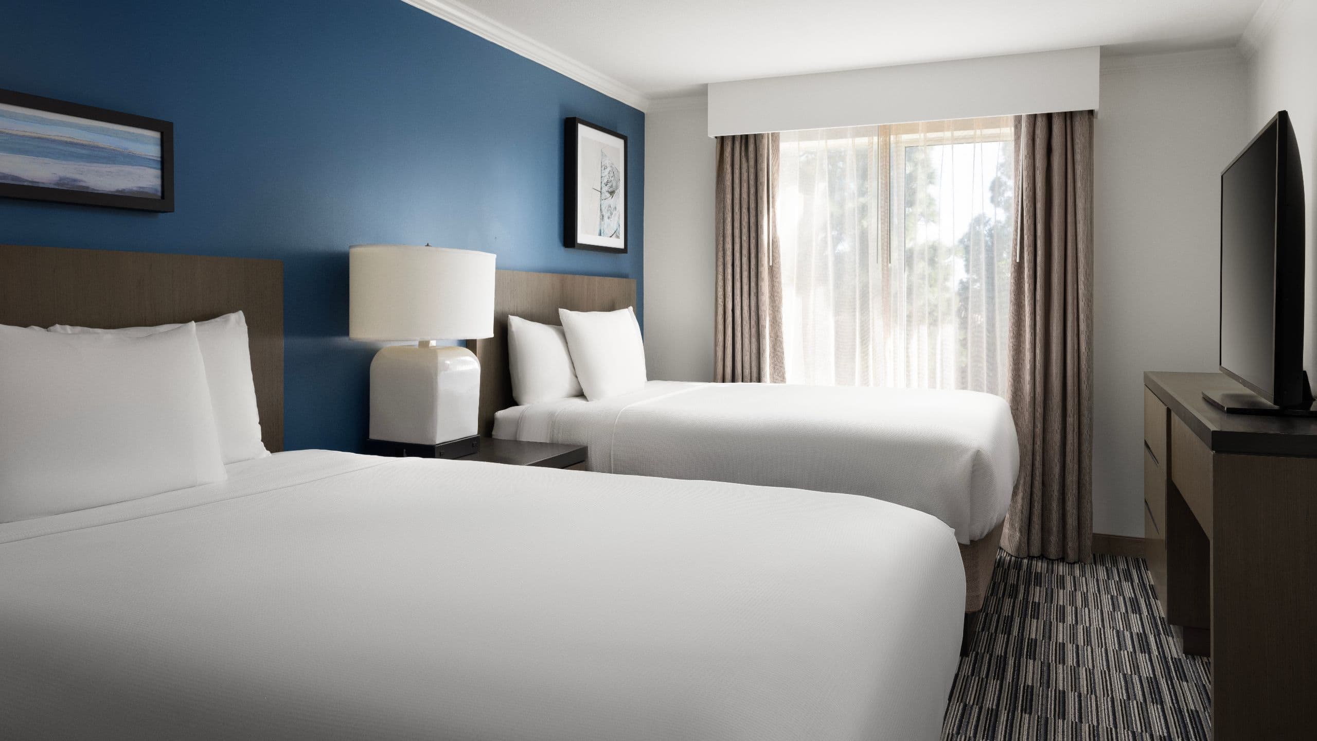 One Bedroom Suite Two Queen Beds - Image 1