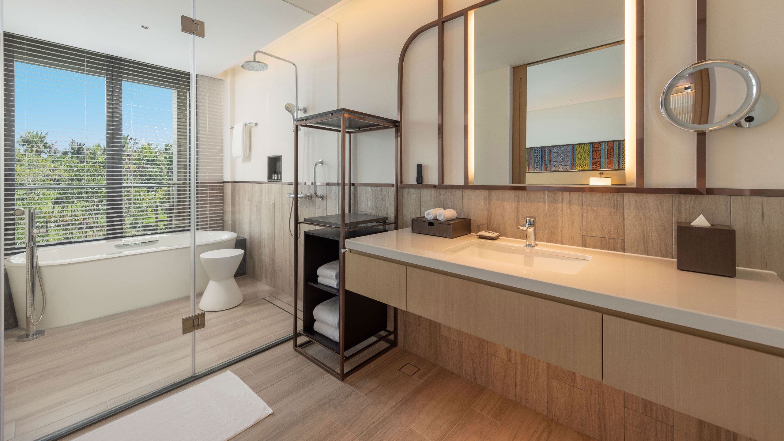 1 King Bed Garden View - Image 2