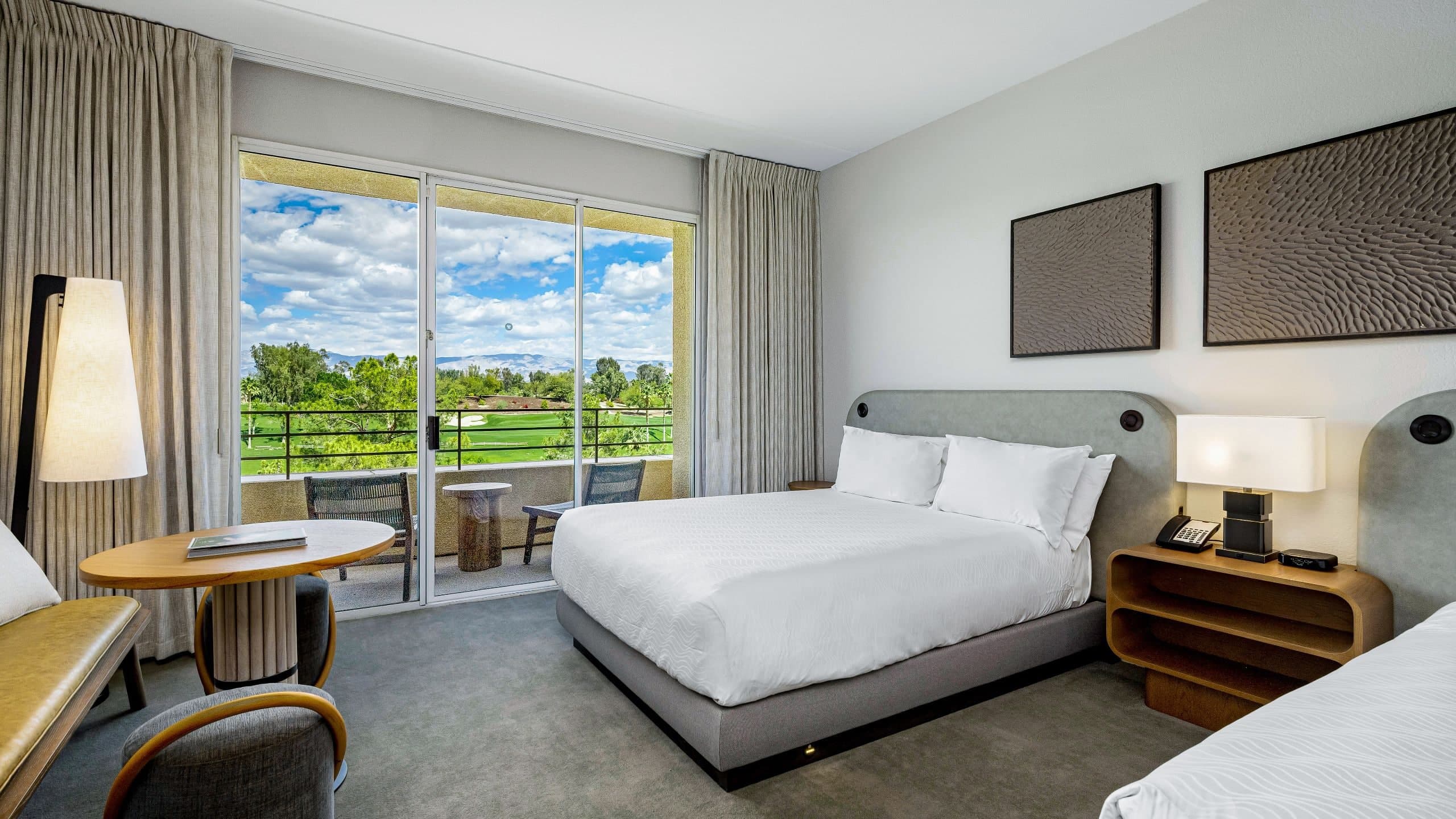 2 Queen Beds with Accessible Shower - Image 2