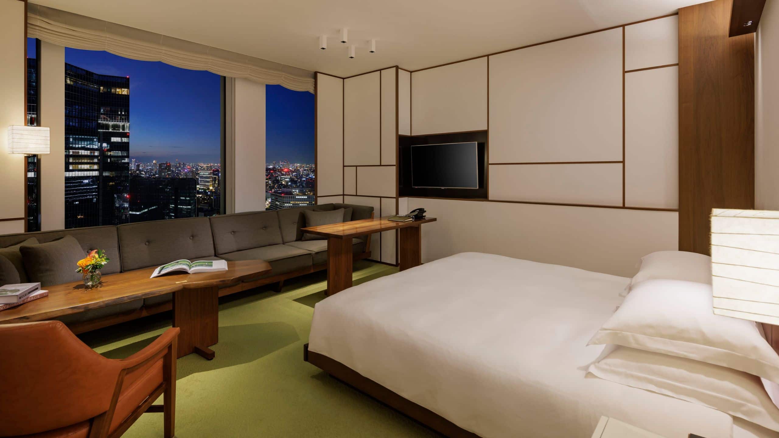 1 King Bed - Image 2