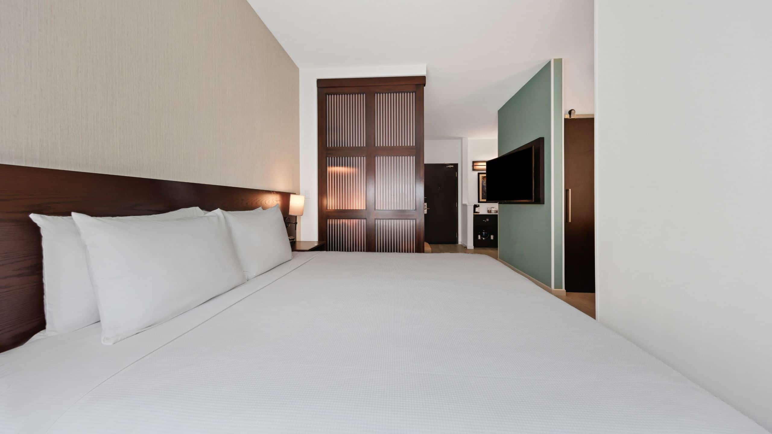 King Bed (with sofa bed) - Image 4