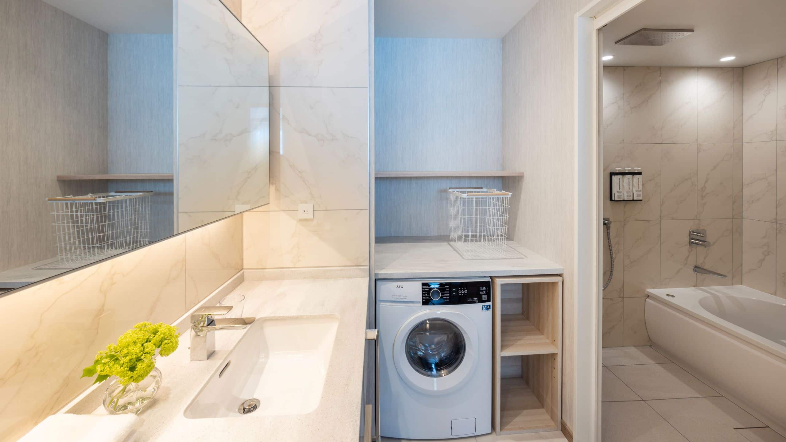 Suite, 1 King Bed - Image 4