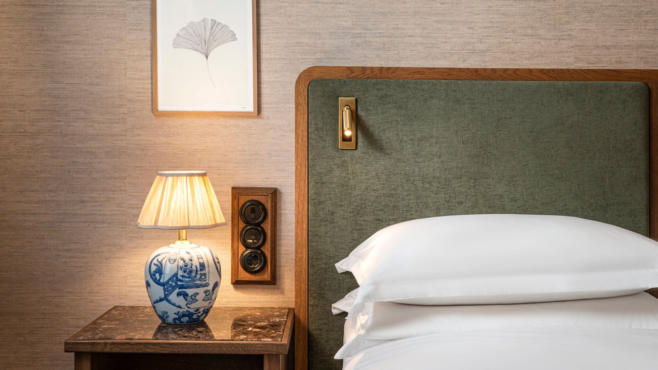 1 King Bed - Image 5