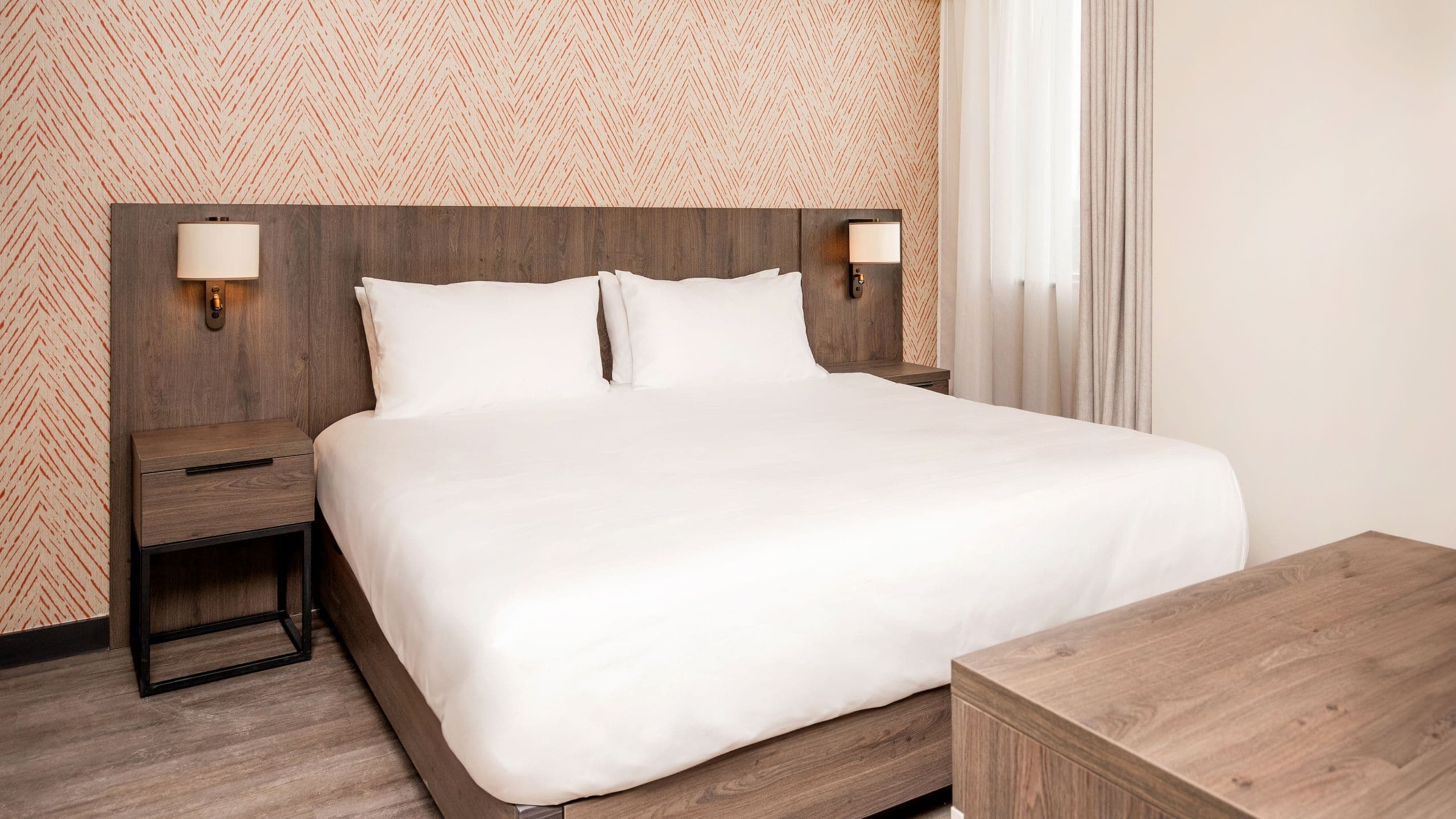 1 Bedroom Suite with Kitchenette - Image 2