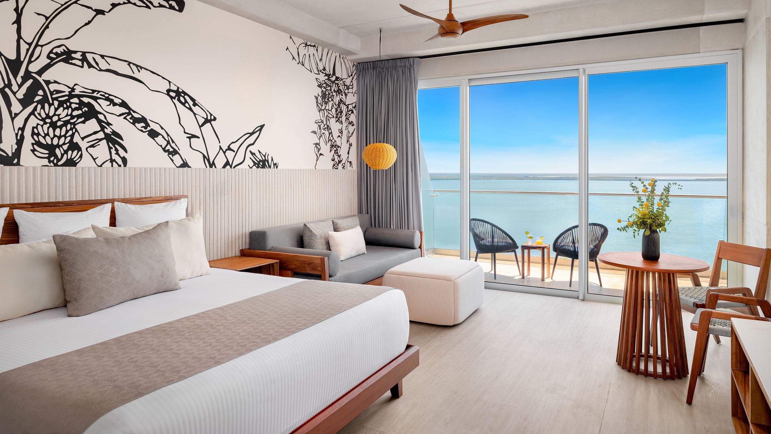 Junior Suite Bay View King Bed - Image 1