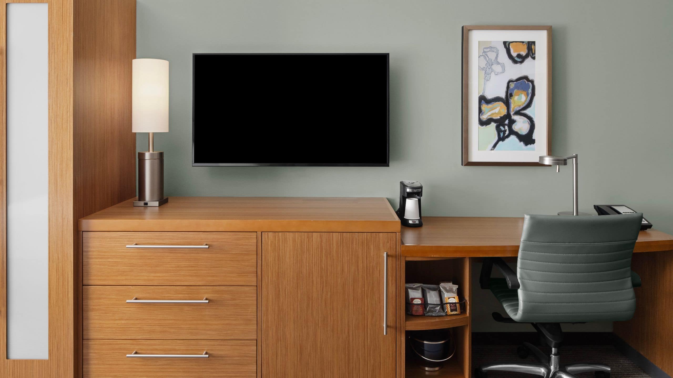 King Bed (with Sofa Bed) - Image 2