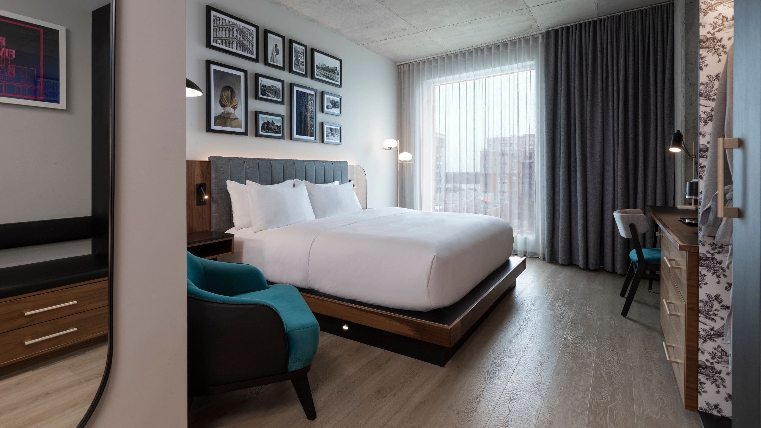 1 King Bed - Image 1