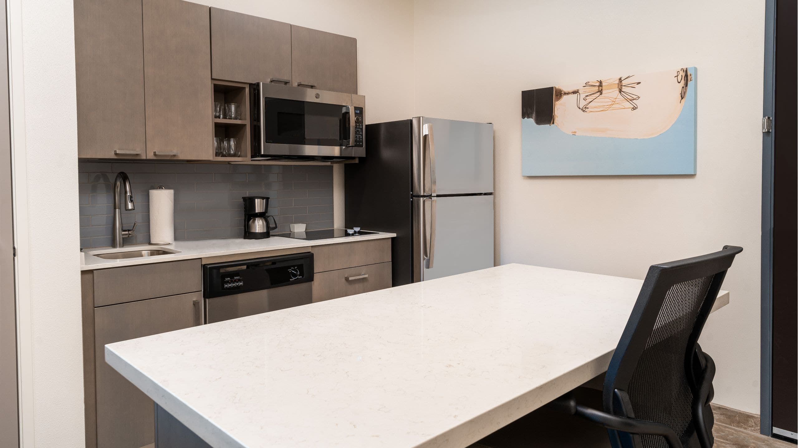 One Bedroom Kitchen Suite | King Bed (Plus Sofa Bed) - Image 3