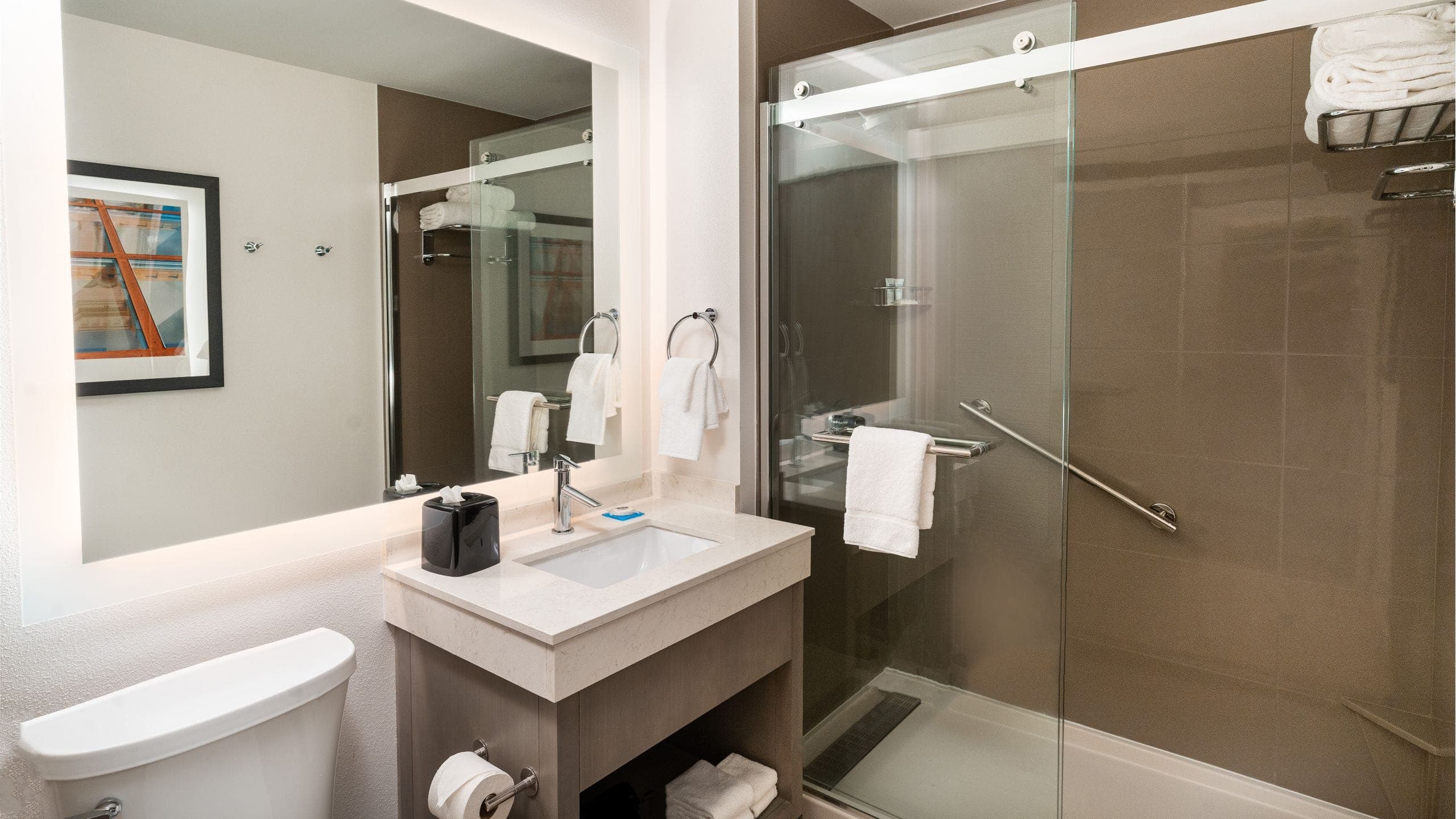 One Bedroom Kitchen Suite | King Bed (Plus Sofa Bed) - Image 4