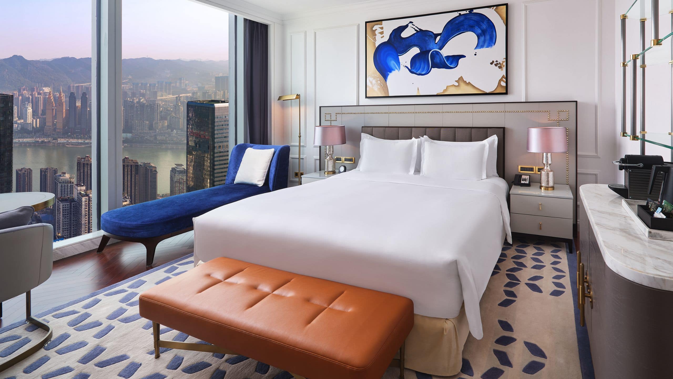 1 King Bed River View - Image 1