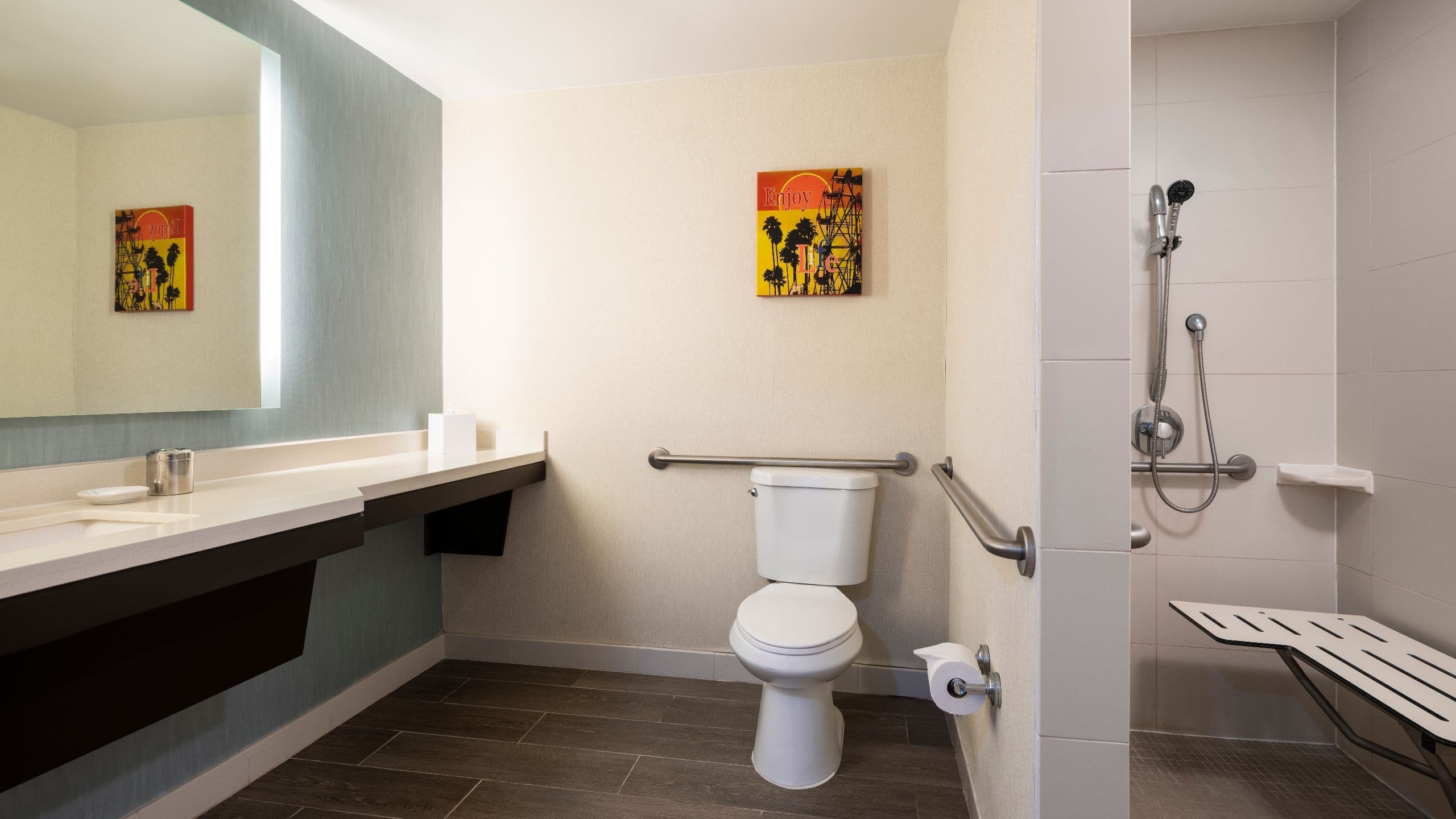 1 King Bed Accessible Shower - Image 3